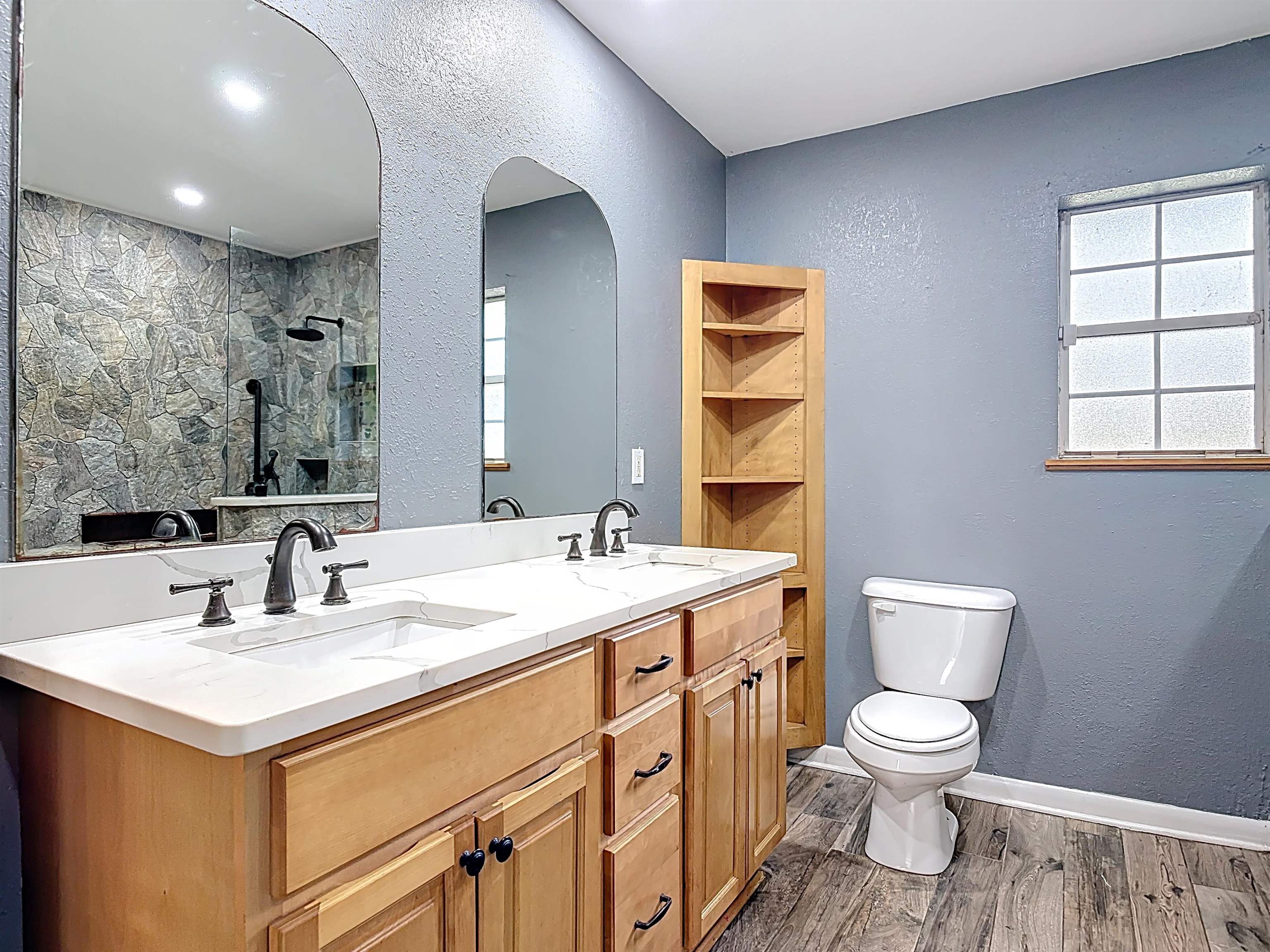 Image 44 of 85 For 327 Union Ave