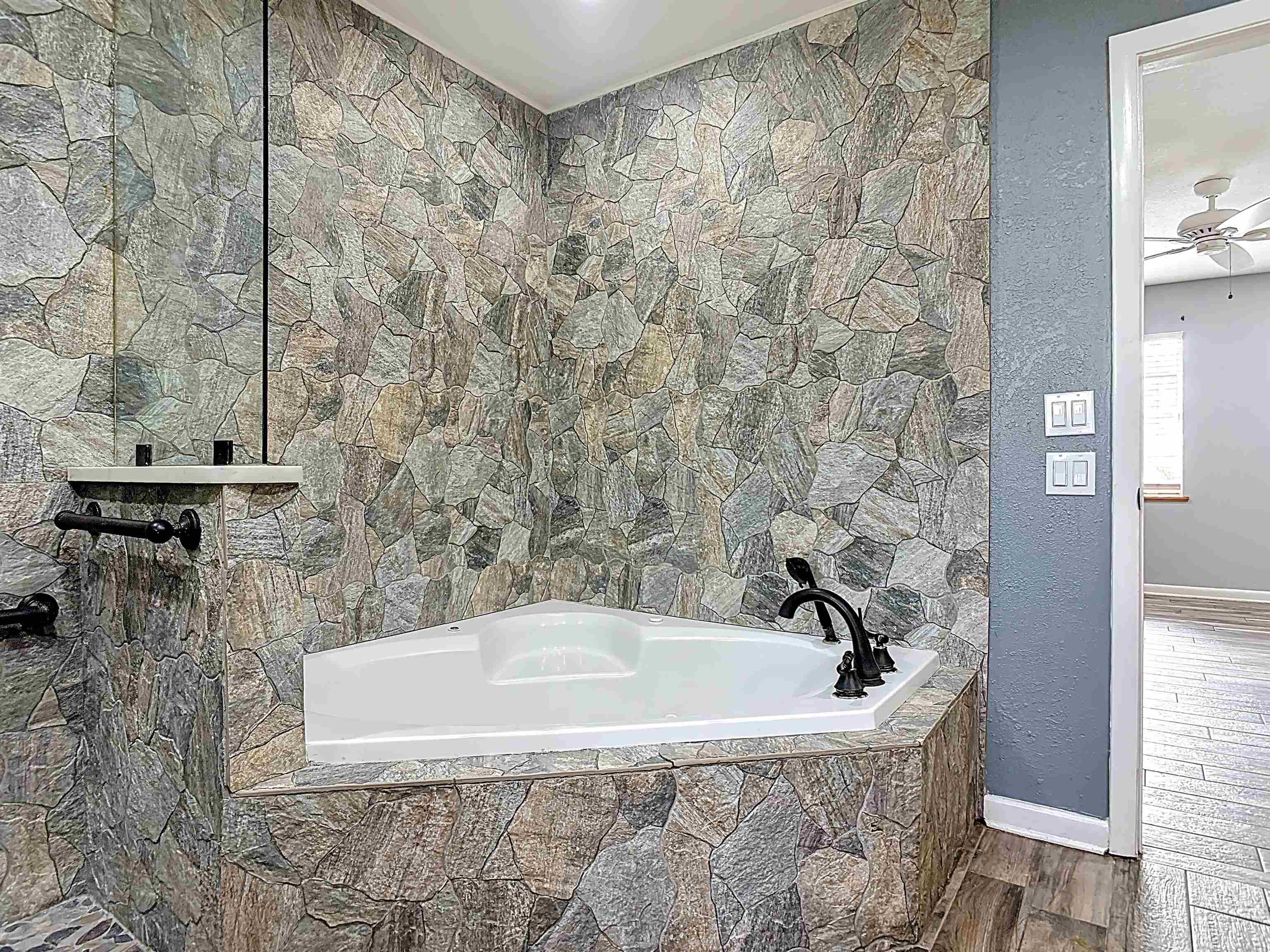 Image 46 of 85 For 327 Union Ave