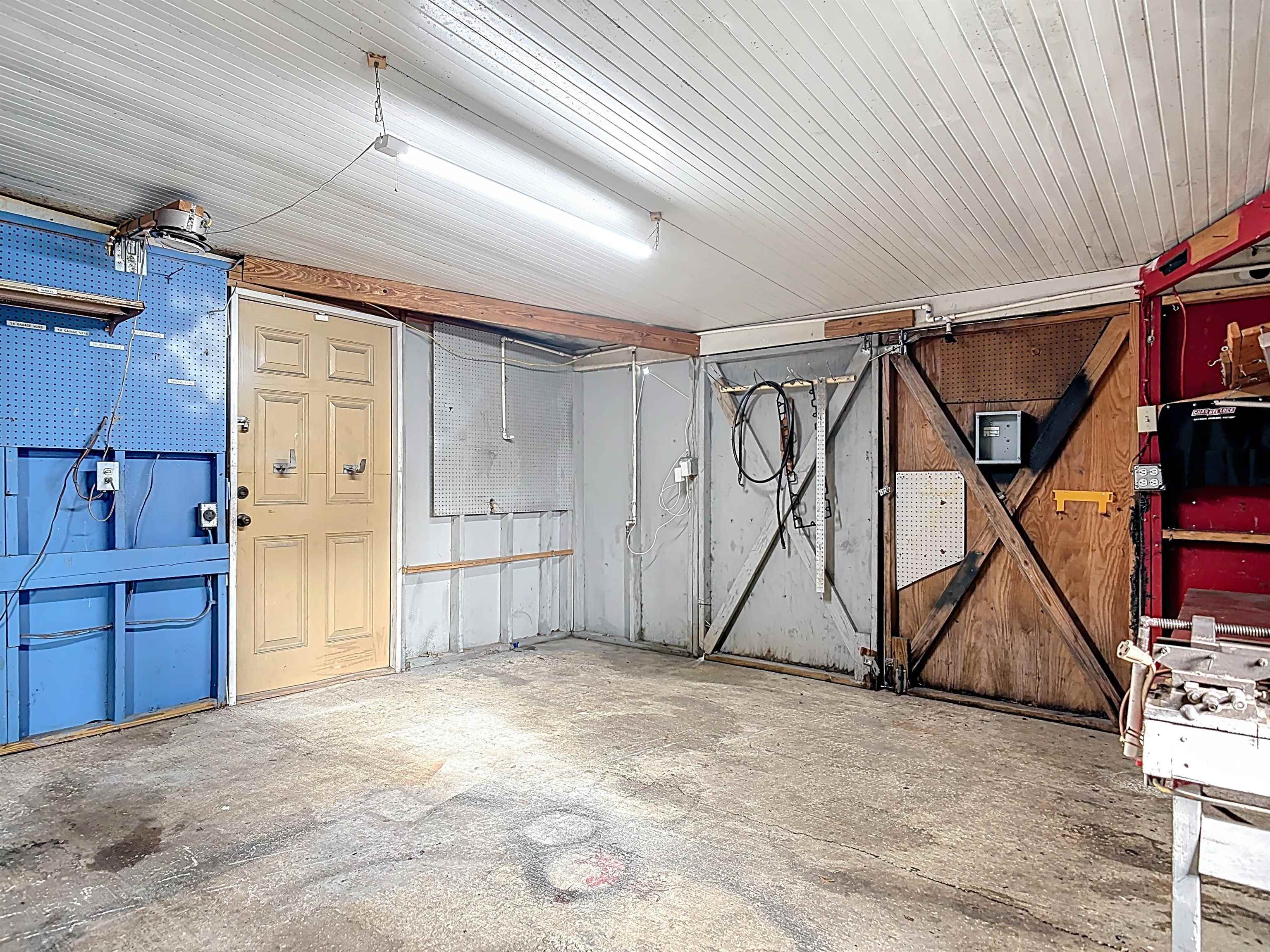 Image 62 of 85 For 327 Union Ave