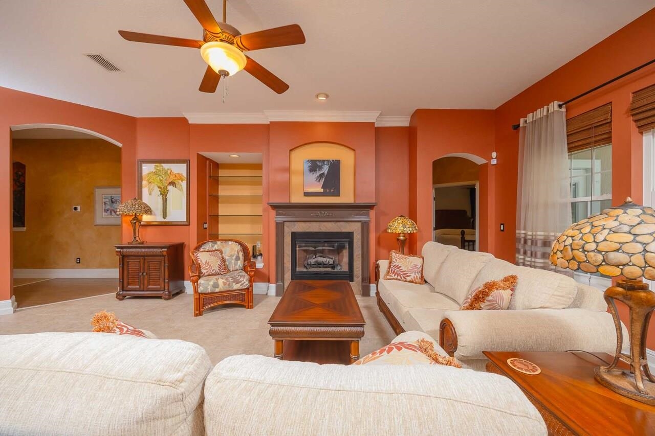 Image 20 of 73 For 167 La Mesa Dr