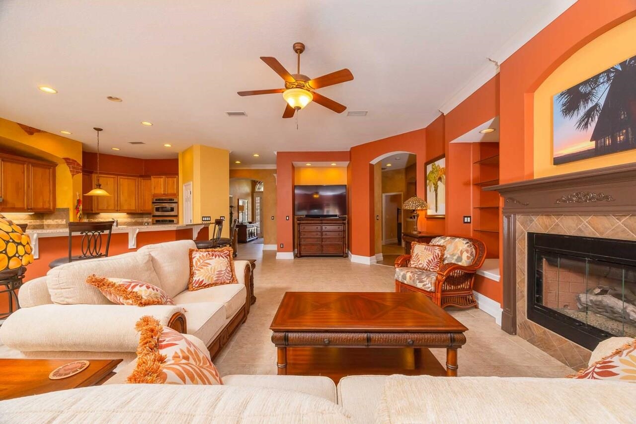 Image 21 of 73 For 167 La Mesa Dr