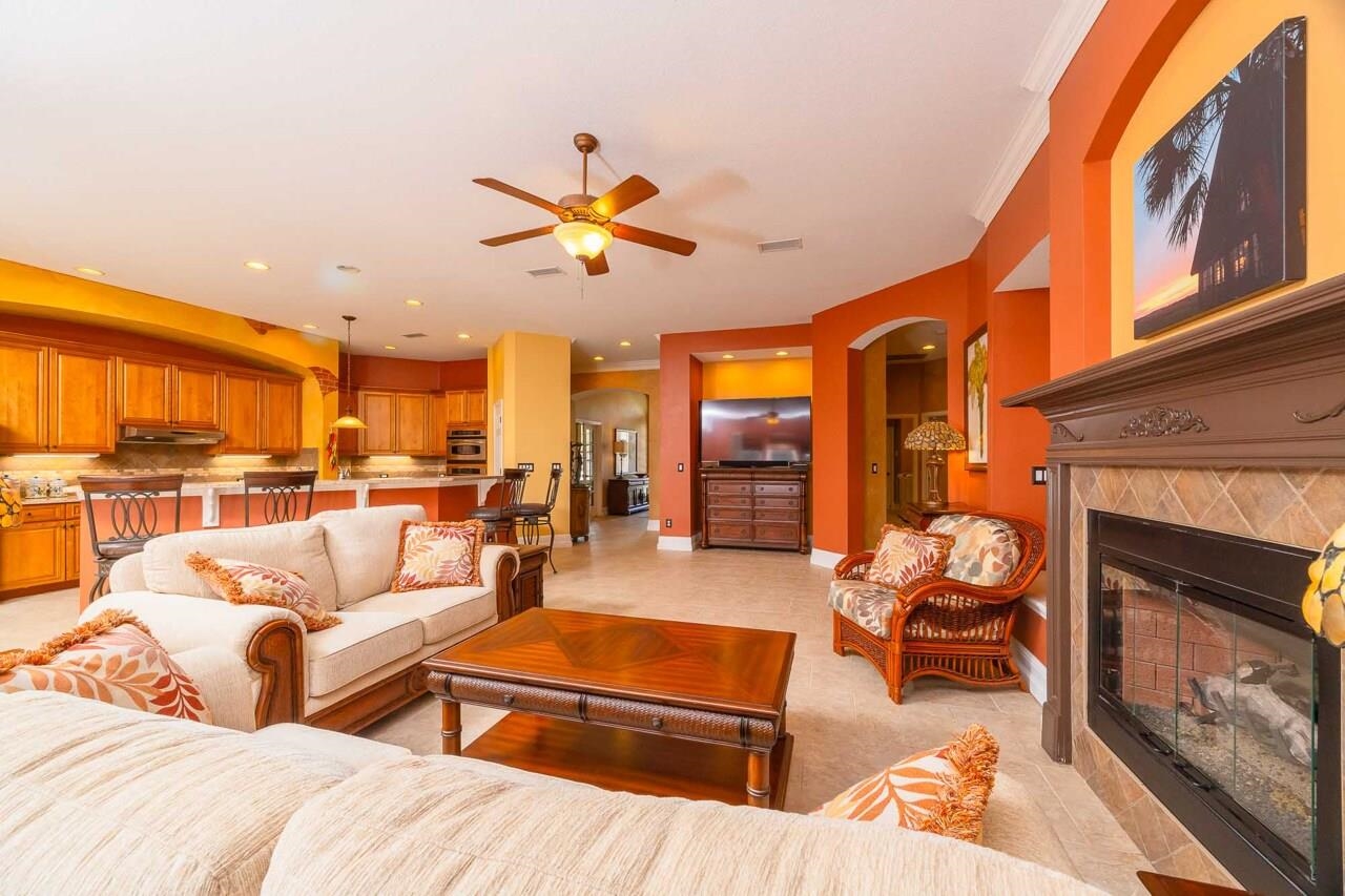 Image 22 of 73 For 167 La Mesa Dr