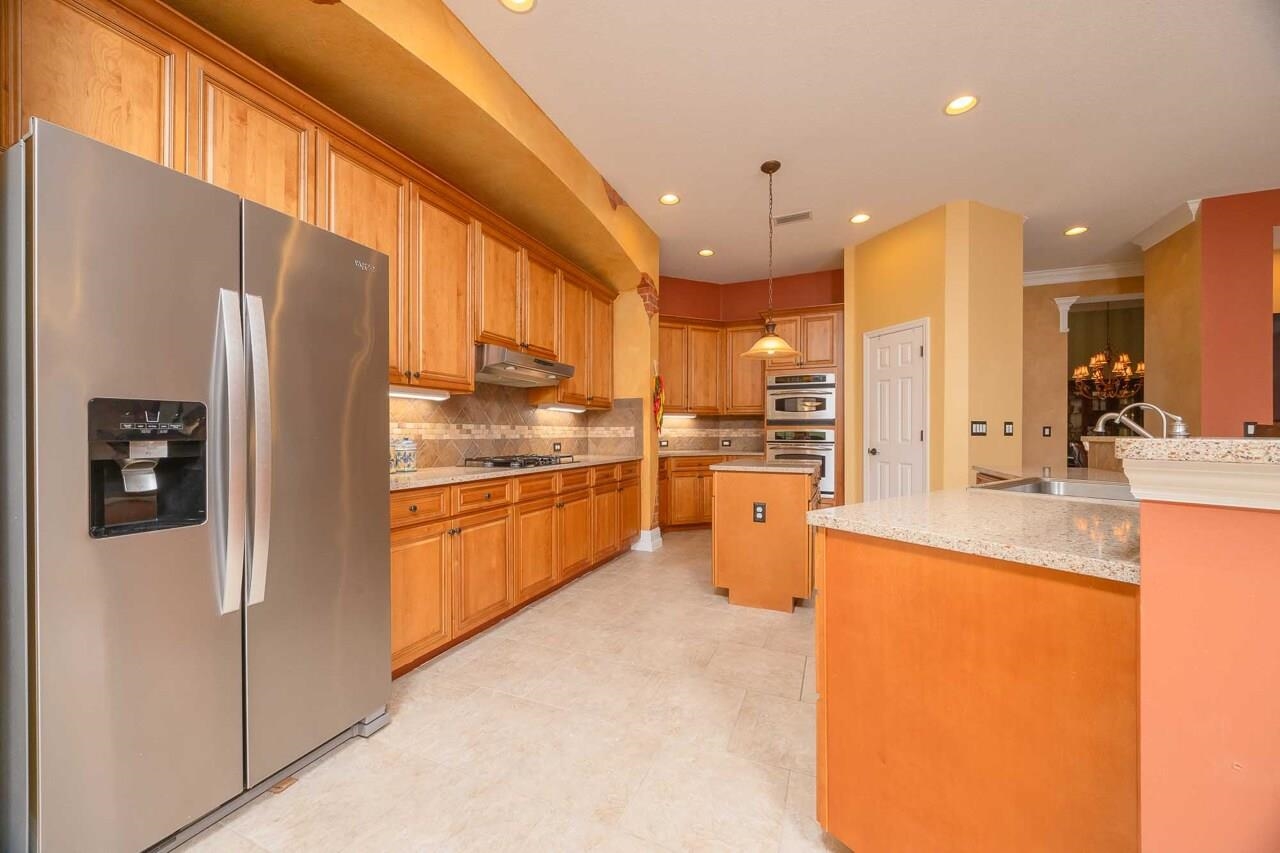 Image 24 of 73 For 167 La Mesa Dr