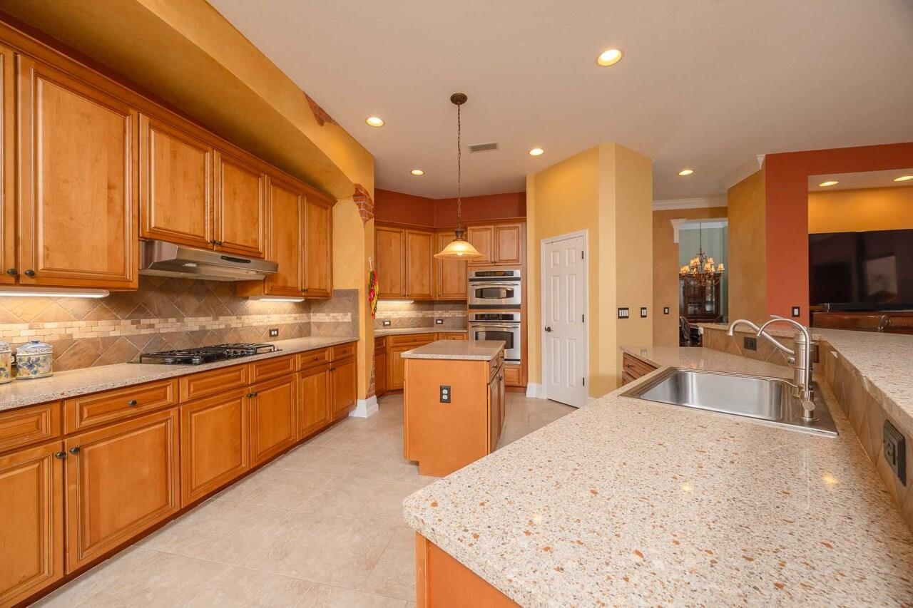 Image 25 of 73 For 167 La Mesa Dr