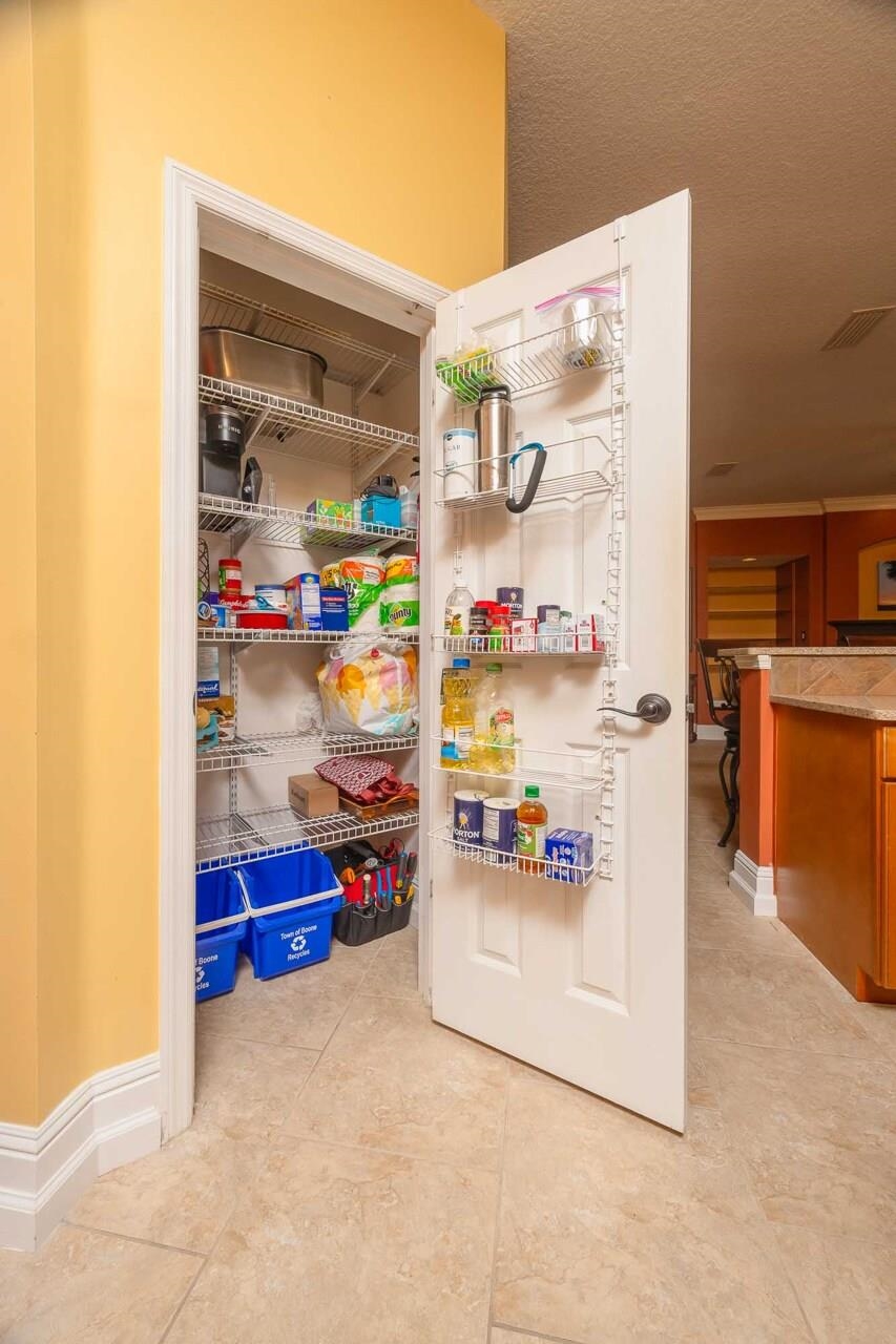 Image 29 of 73 For 167 La Mesa Dr