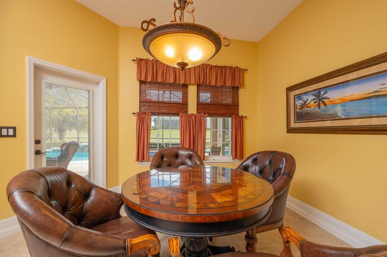 Image 32 of 73 For 167 La Mesa Dr