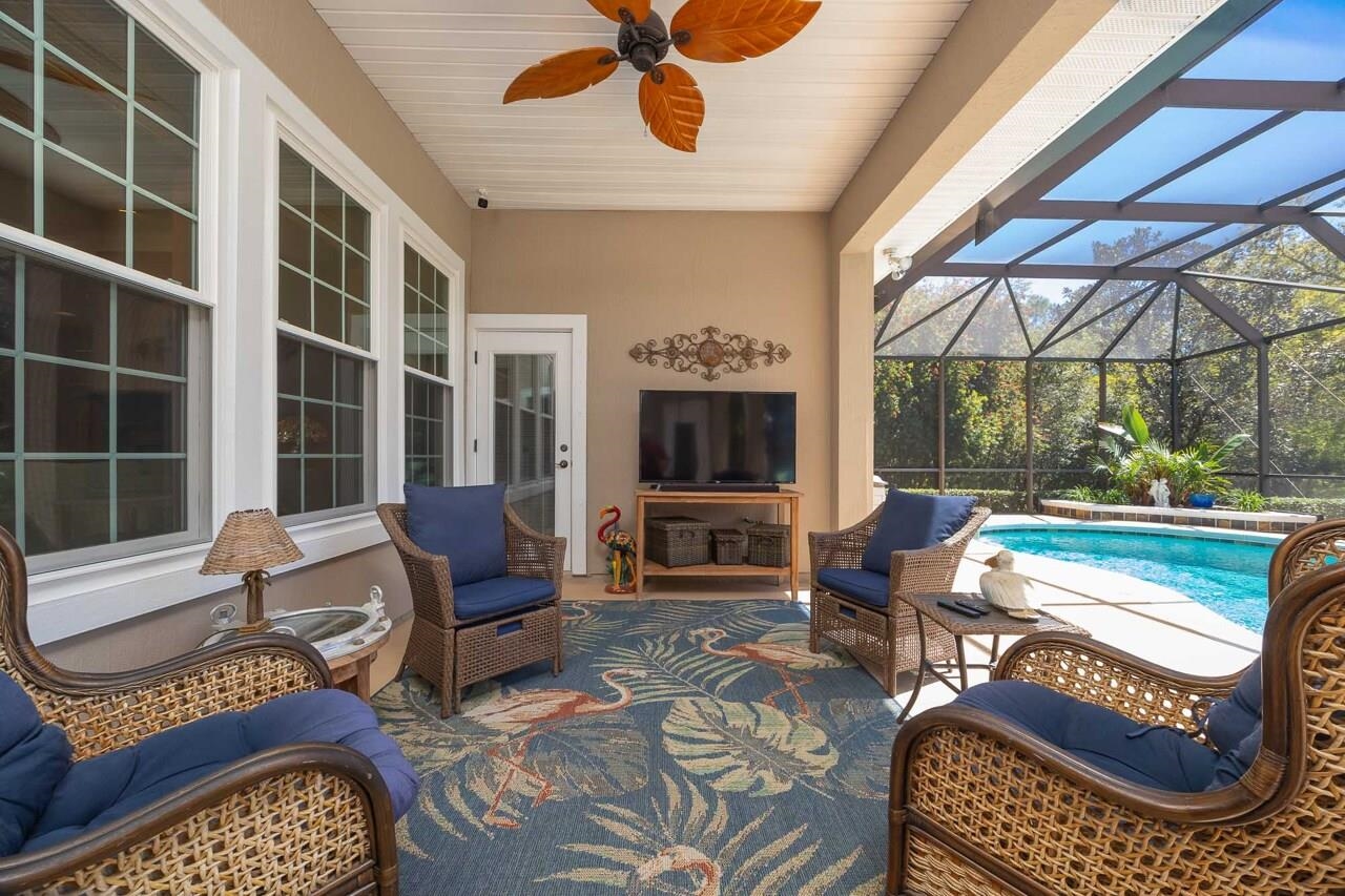 Image 33 of 73 For 167 La Mesa Dr