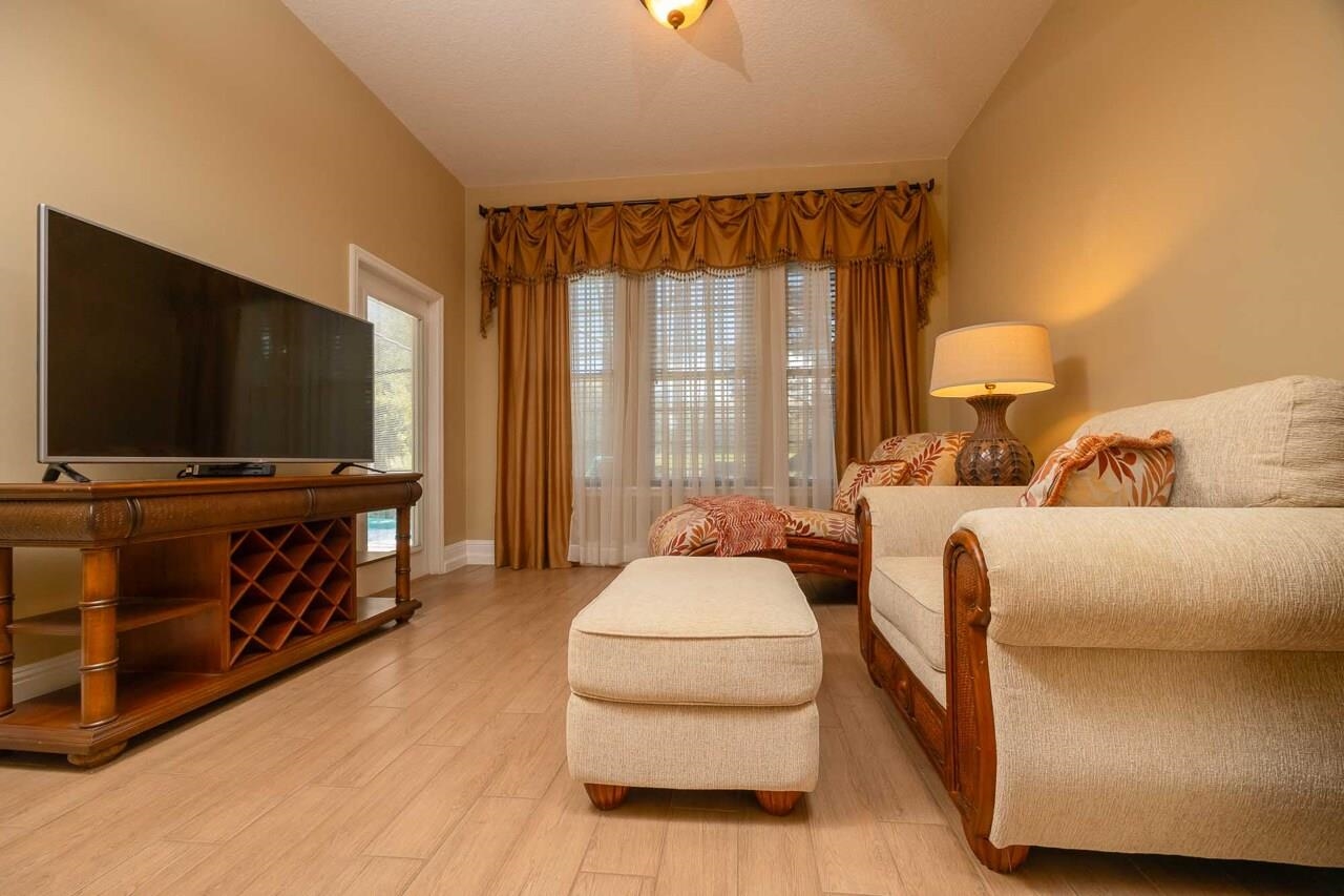 Image 50 of 73 For 167 La Mesa Dr