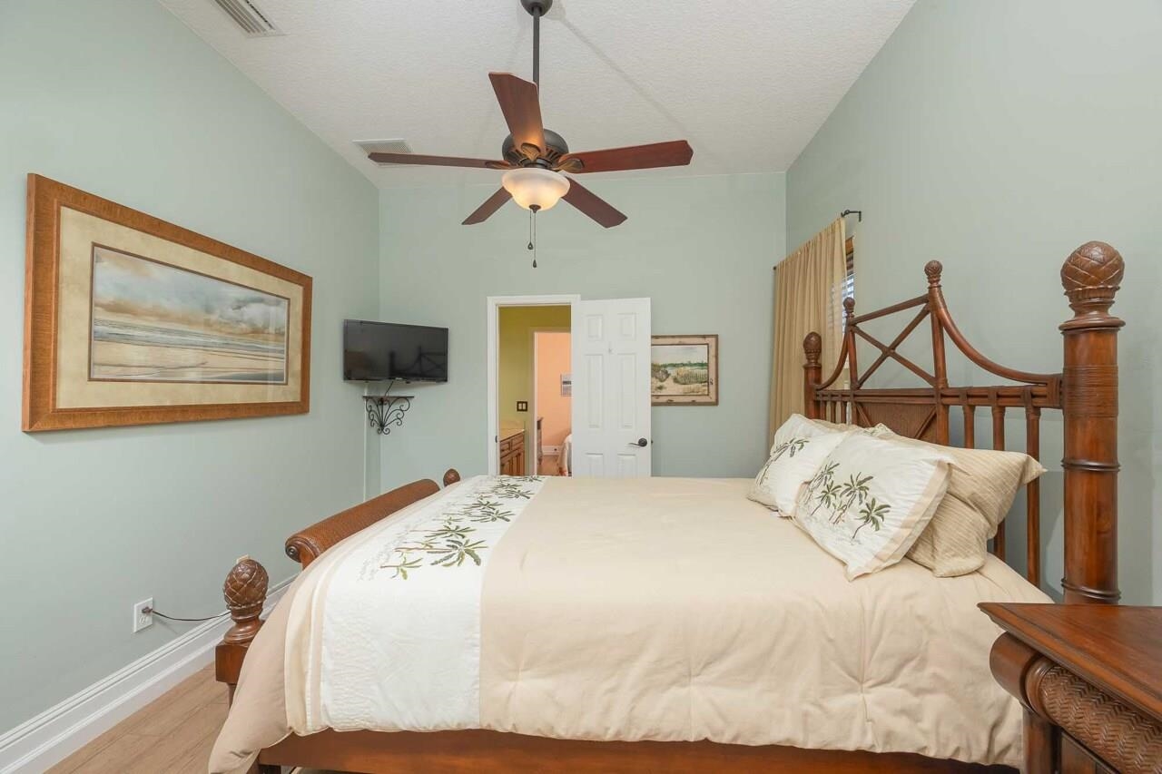 Image 63 of 73 For 167 La Mesa Dr