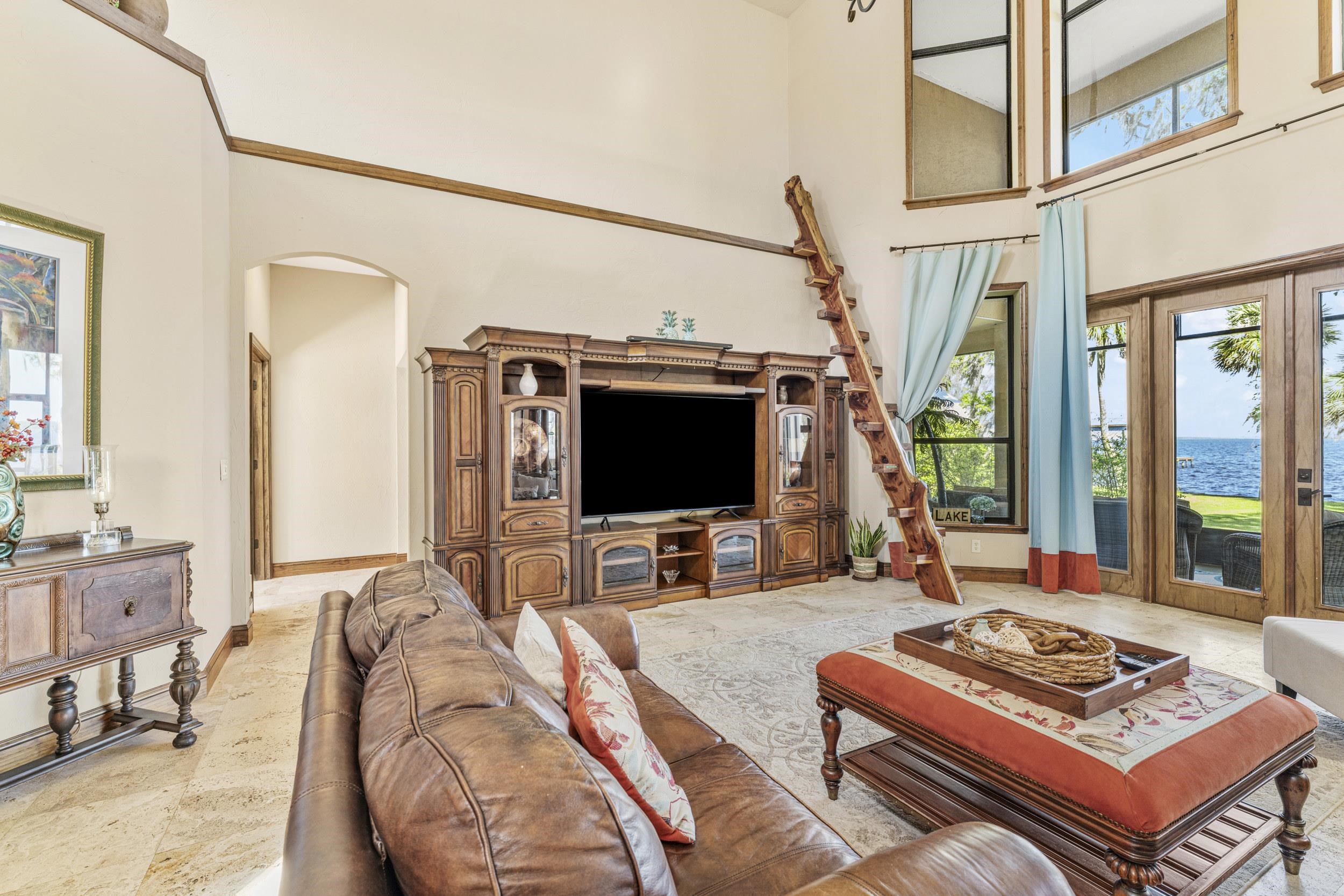 Image 10 of 65 For 530 Clifton Rd.