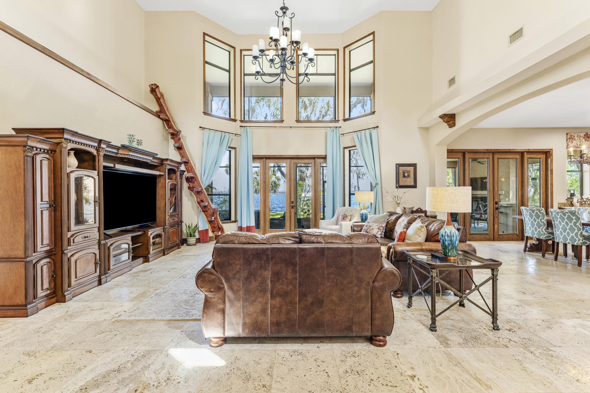 Image 11 of 65 For 530 Clifton Rd.