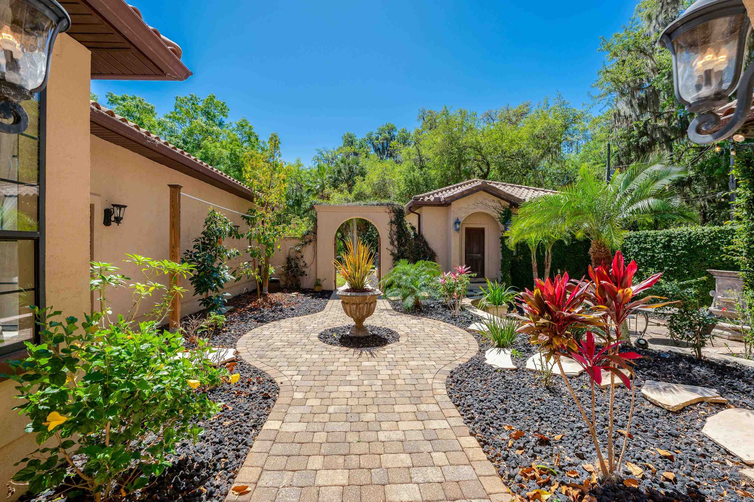 Image 3 of 65 For 530 Clifton Rd.