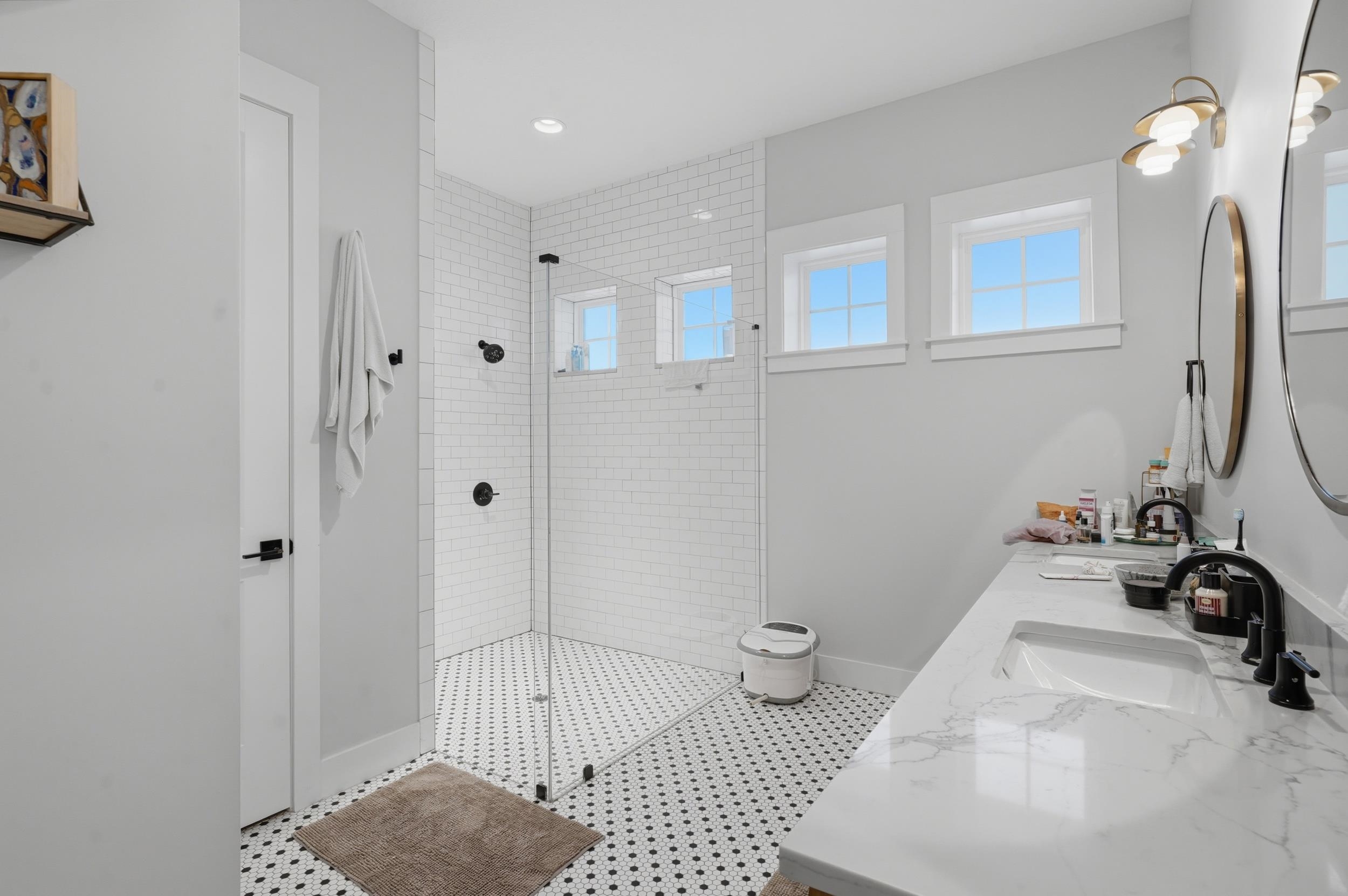 Image 29 of 34 For 240 Ridgeway Rd