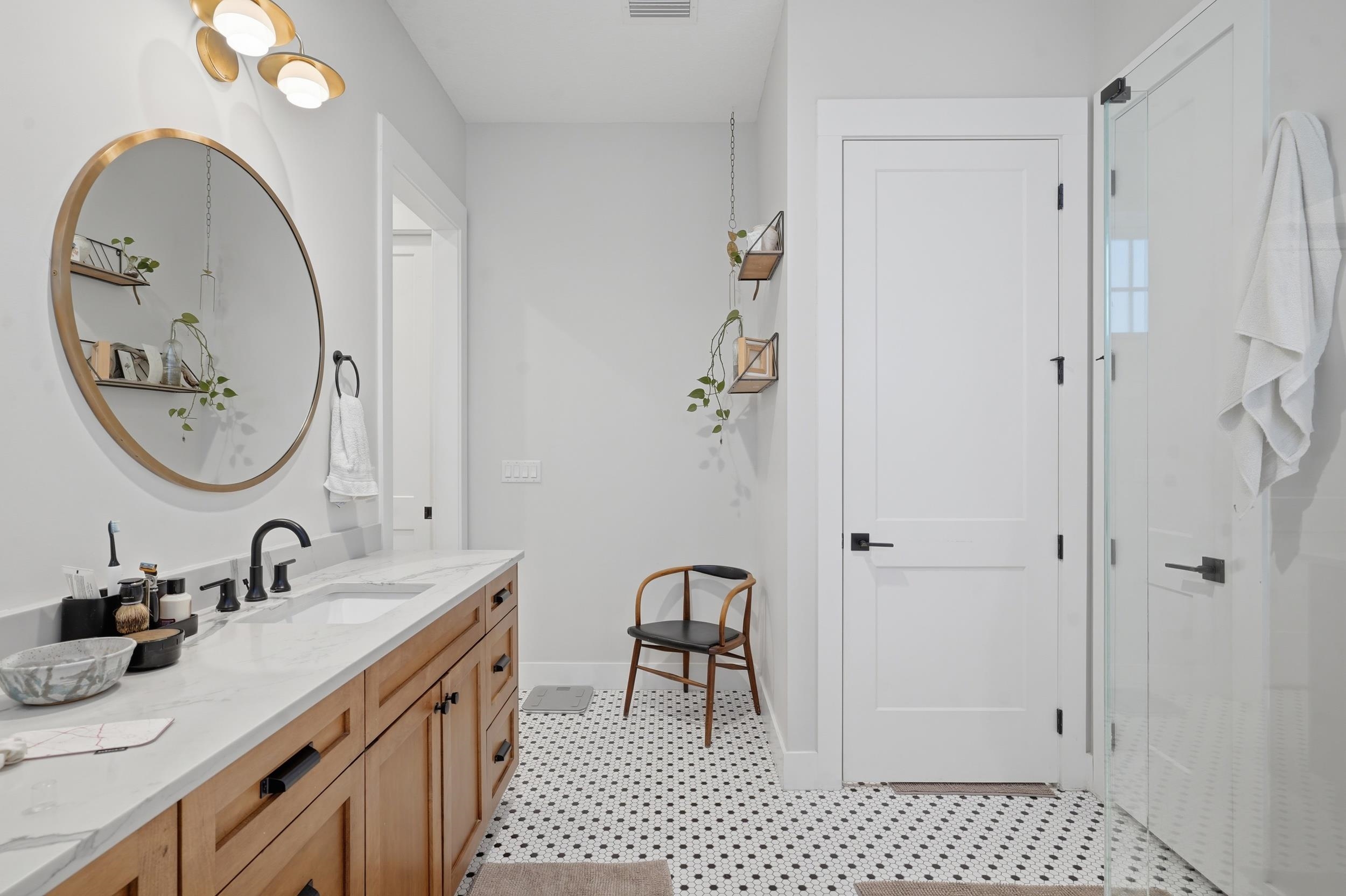 Image 32 of 34 For 240 Ridgeway Rd