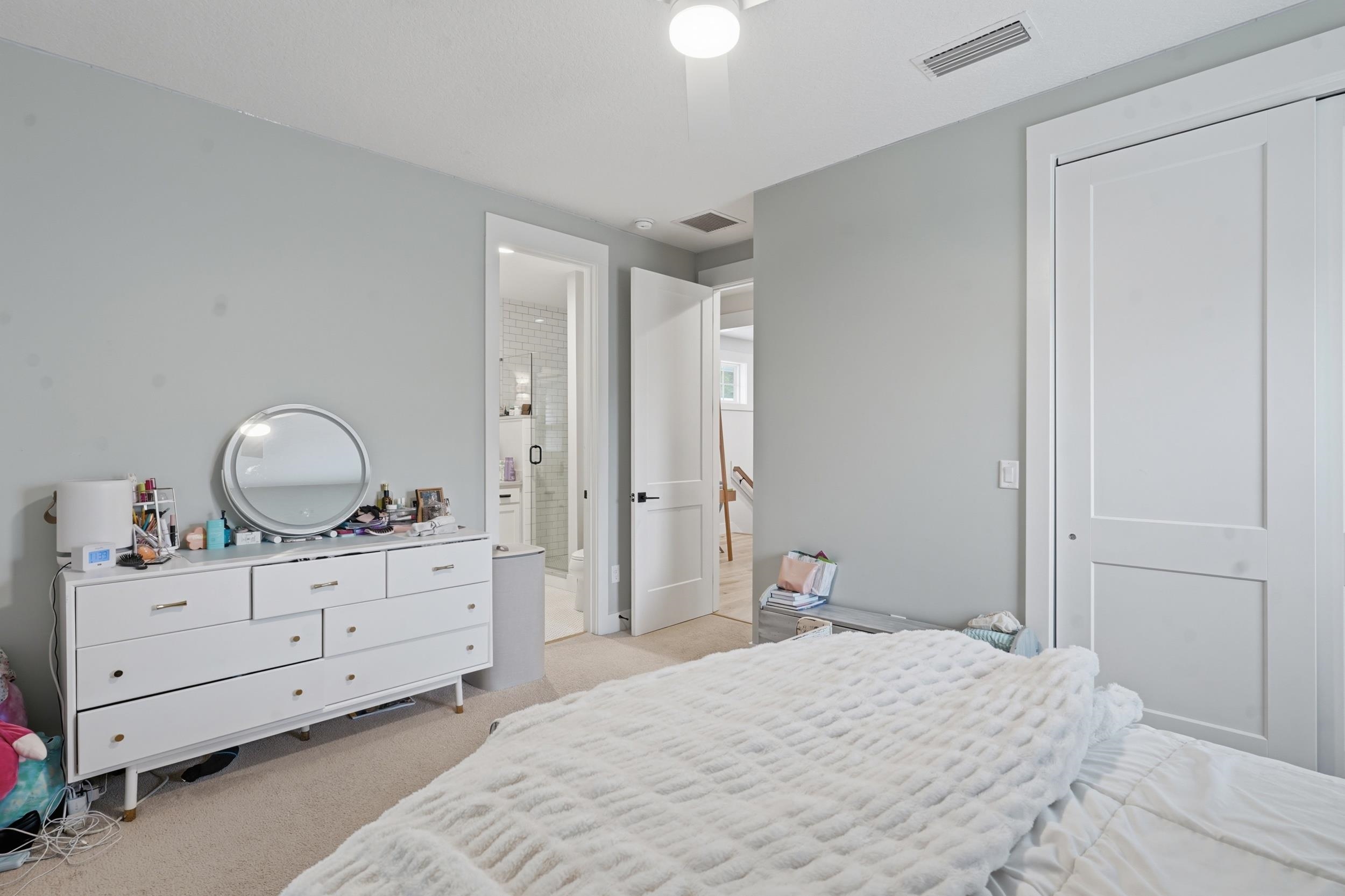 Image 8 of 34 For 240 Ridgeway Rd