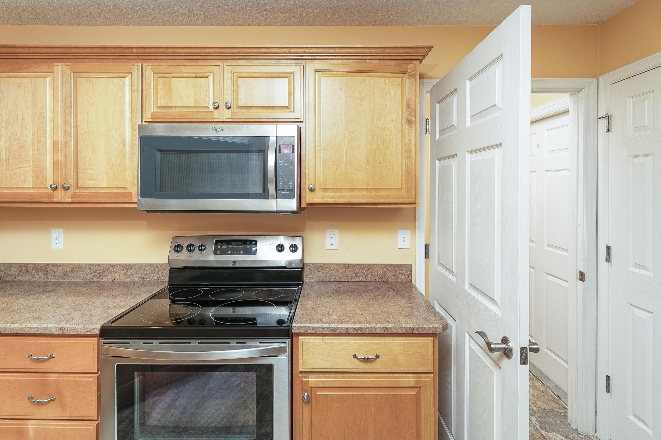 Image 26 of 61 For 4040 Red Pine Ln