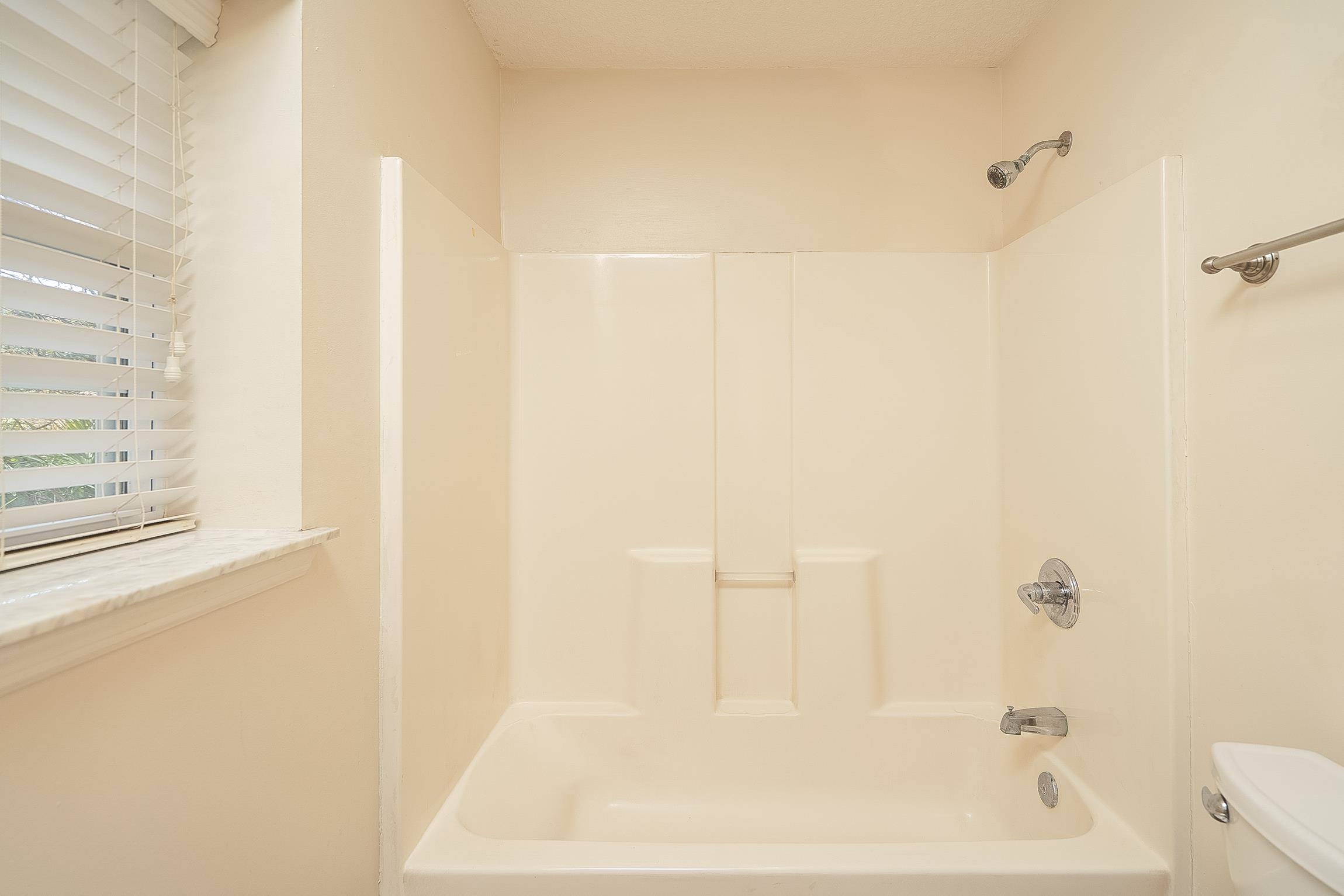 Image 31 of 61 For 4040 Red Pine Ln