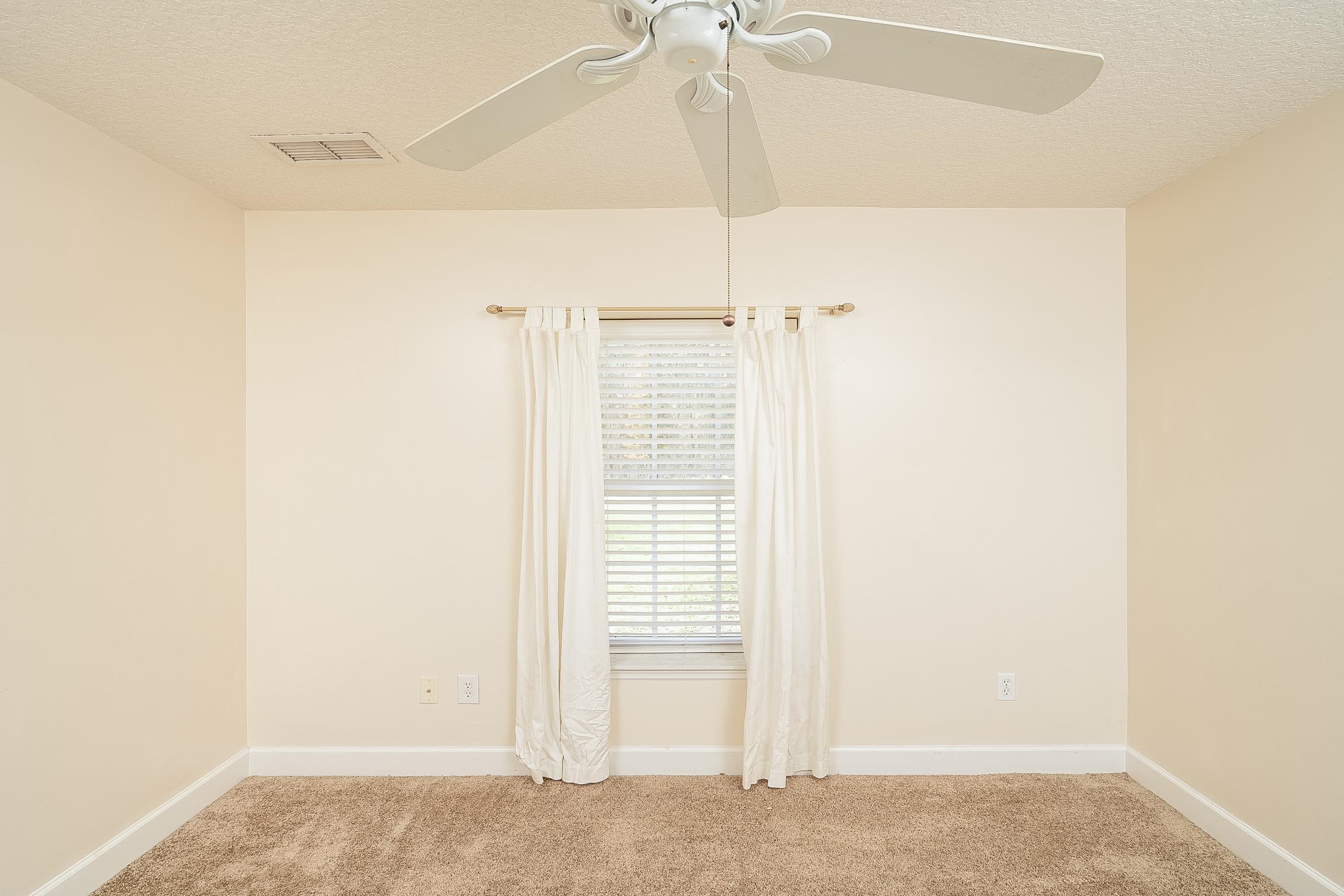 Image 34 of 61 For 4040 Red Pine Ln