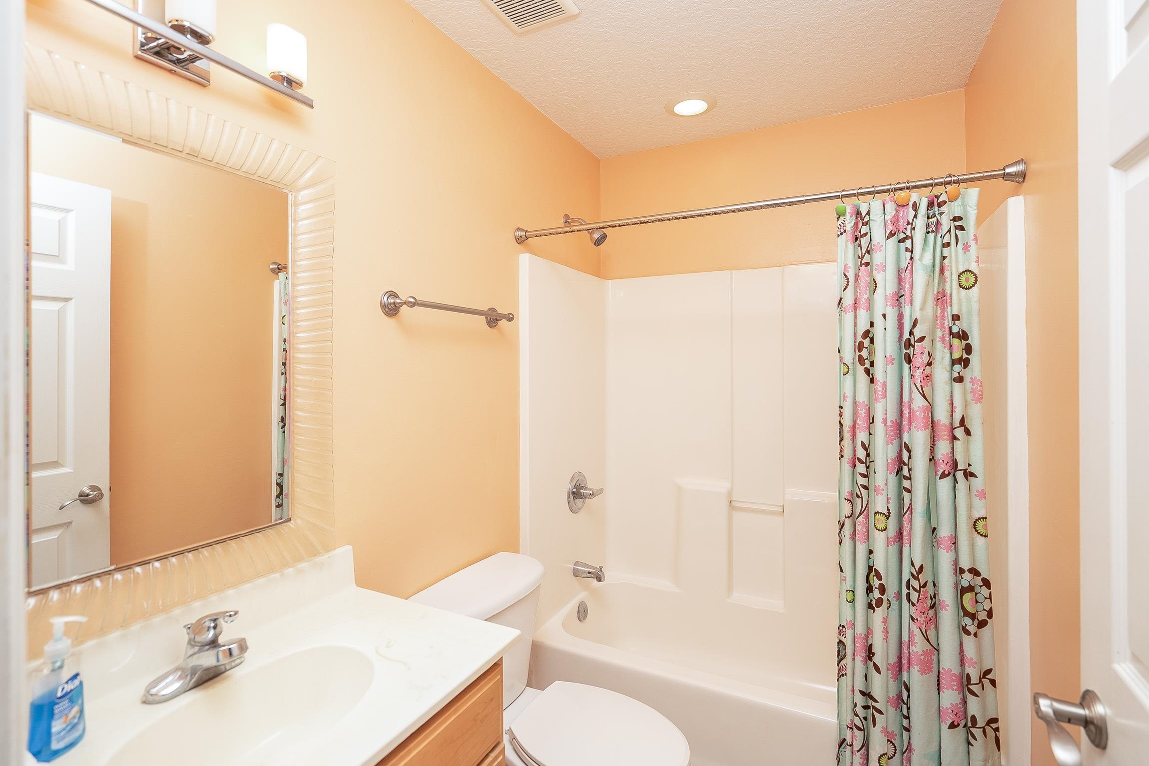 Image 36 of 61 For 4040 Red Pine Ln