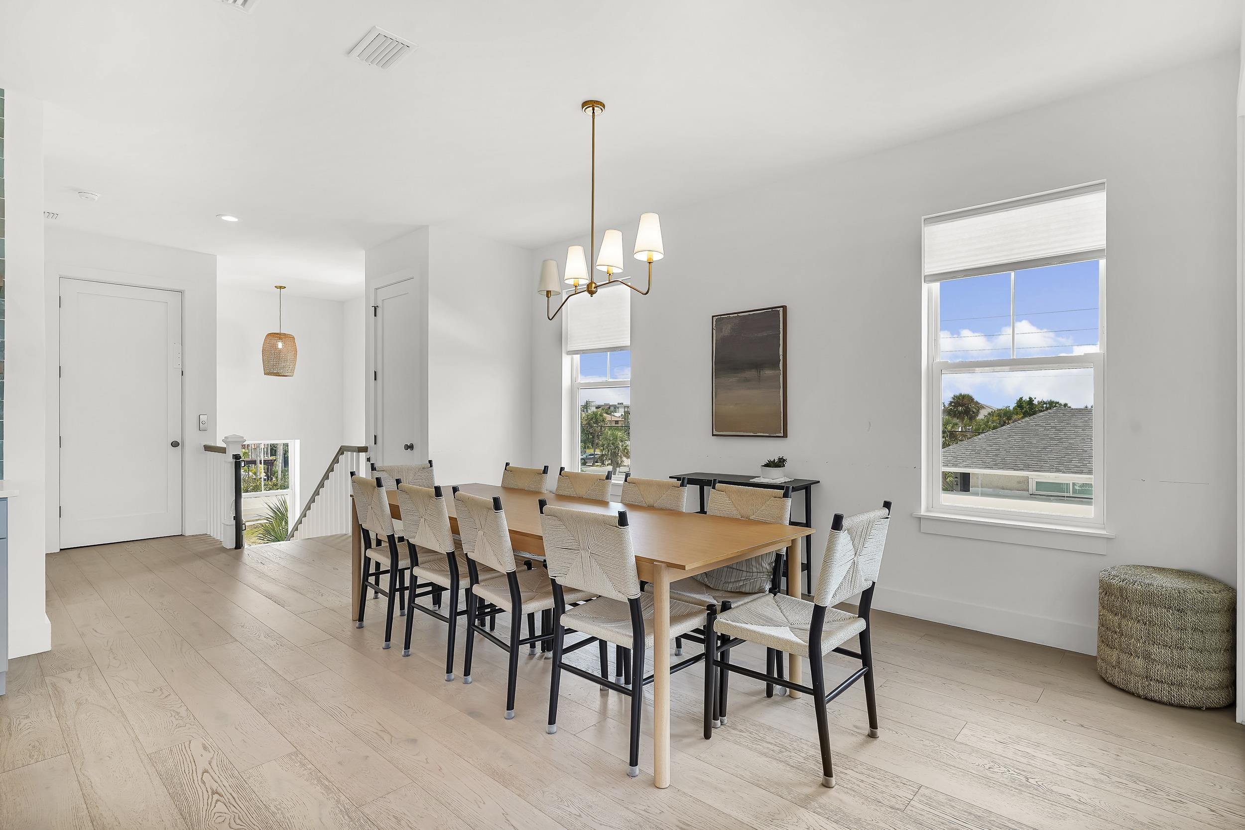 Image 18 of 59 For 104 7th St  