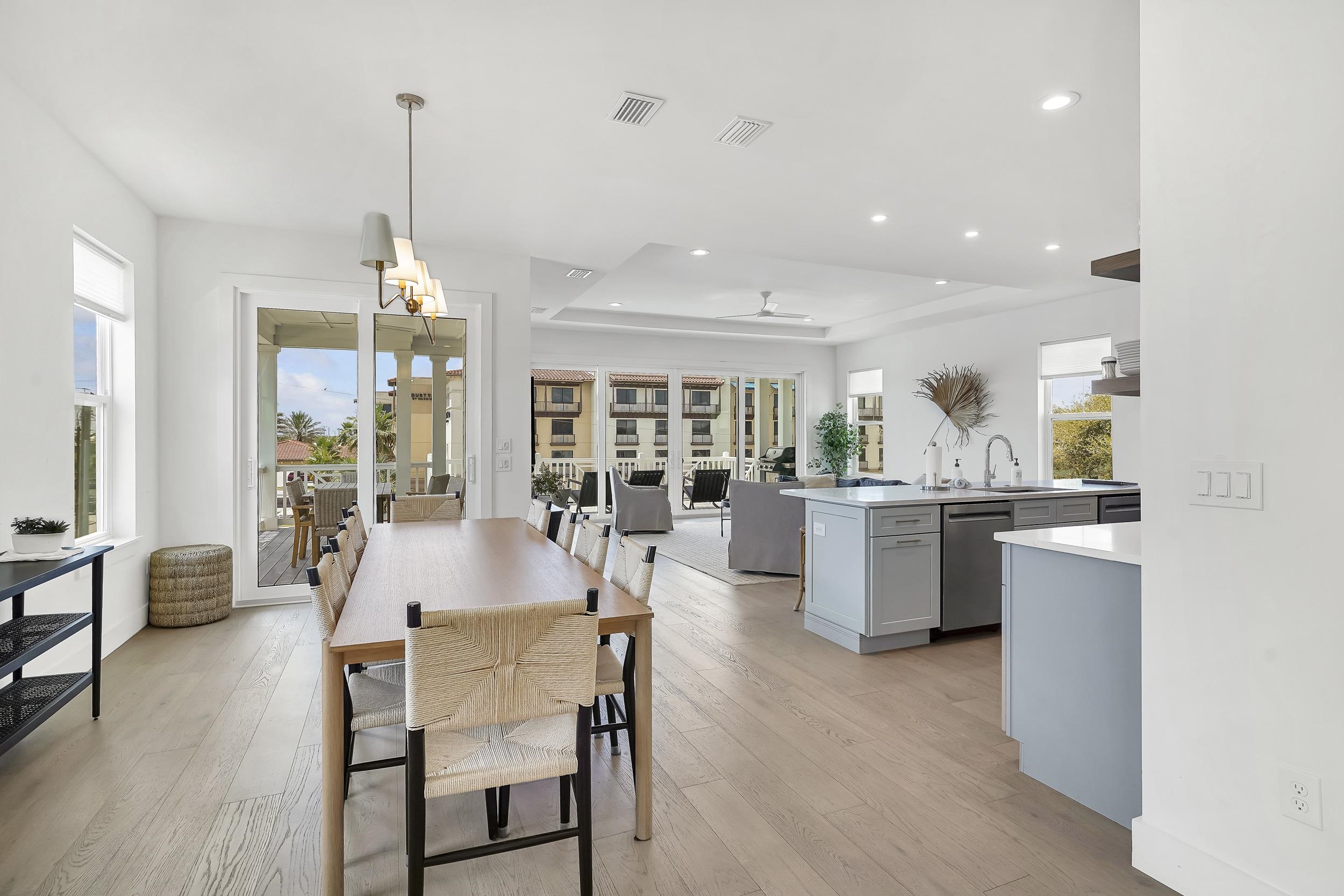 Image 19 of 59 For 104 7th St  
