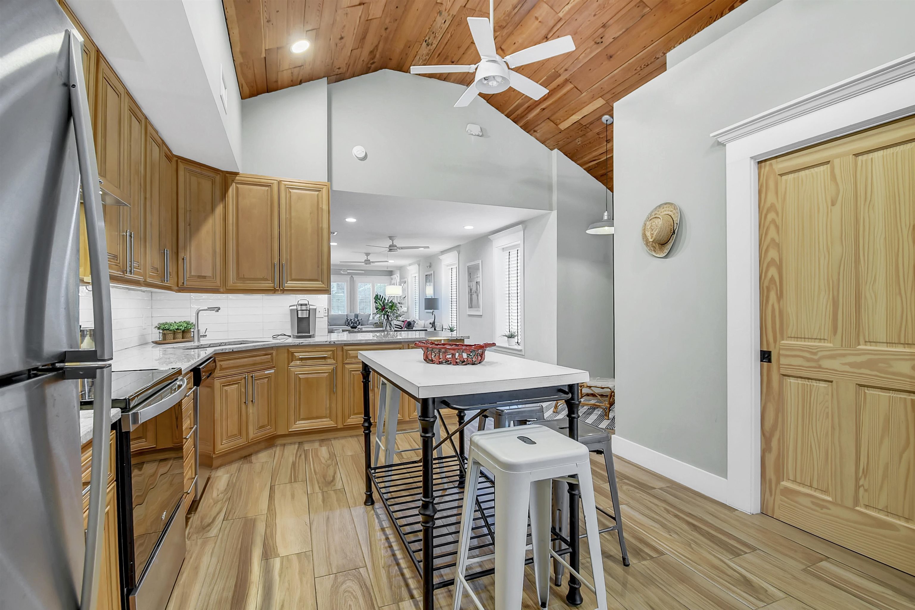 Image 11 of 75 For 9 Sevilla Street