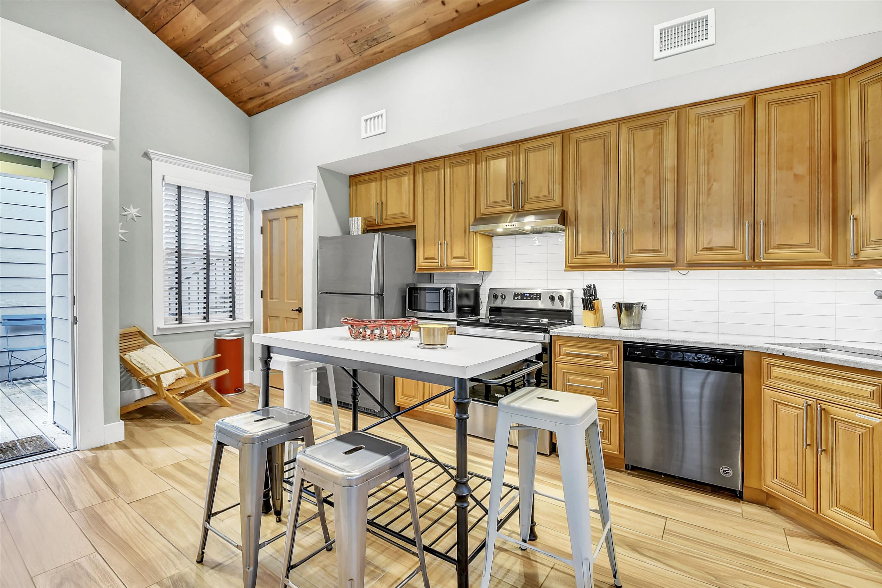 Image 15 of 75 For 9 Sevilla Street