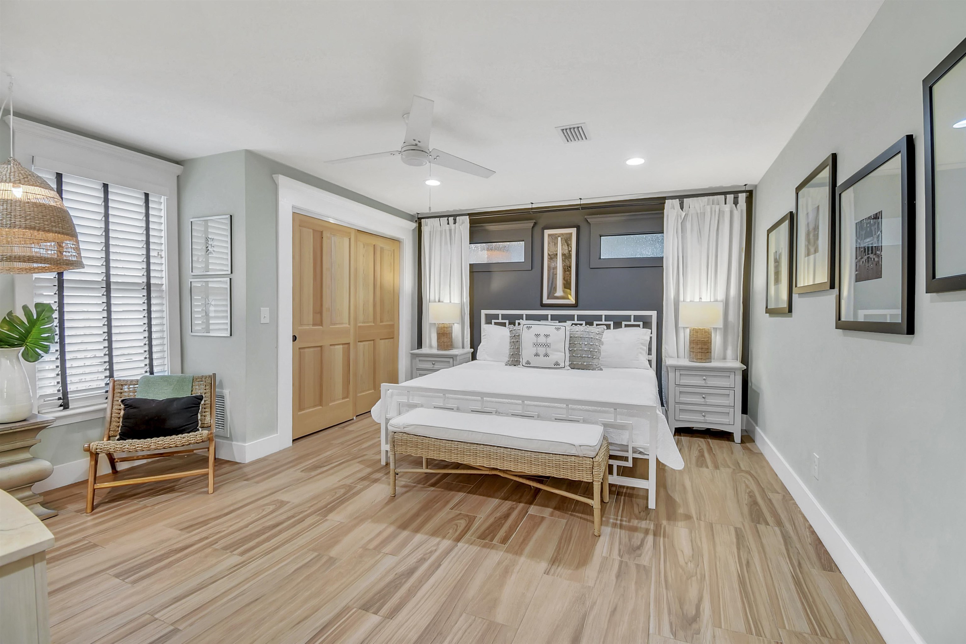 Image 16 of 75 For 9 Sevilla Street