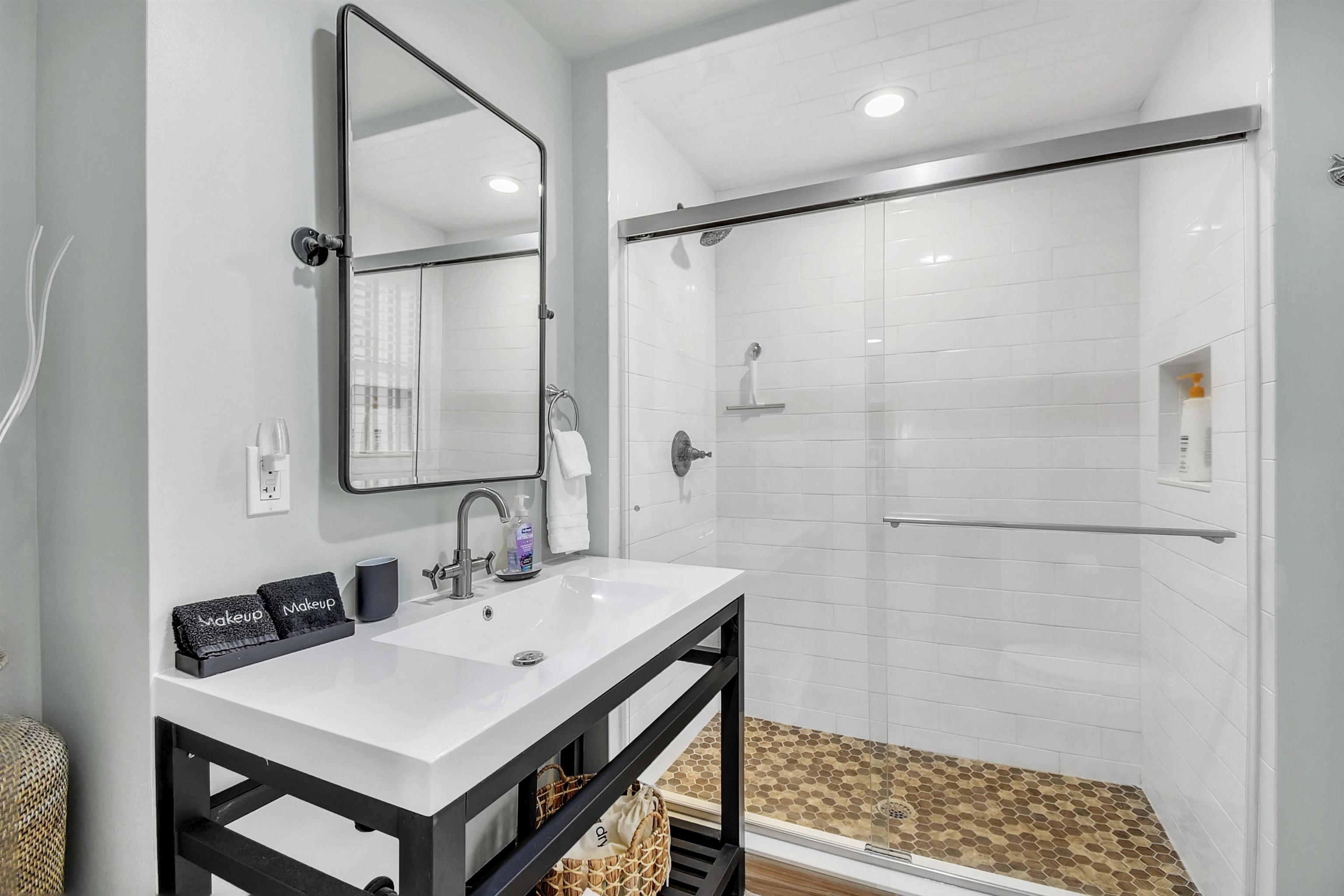 Image 19 of 75 For 9 Sevilla Street