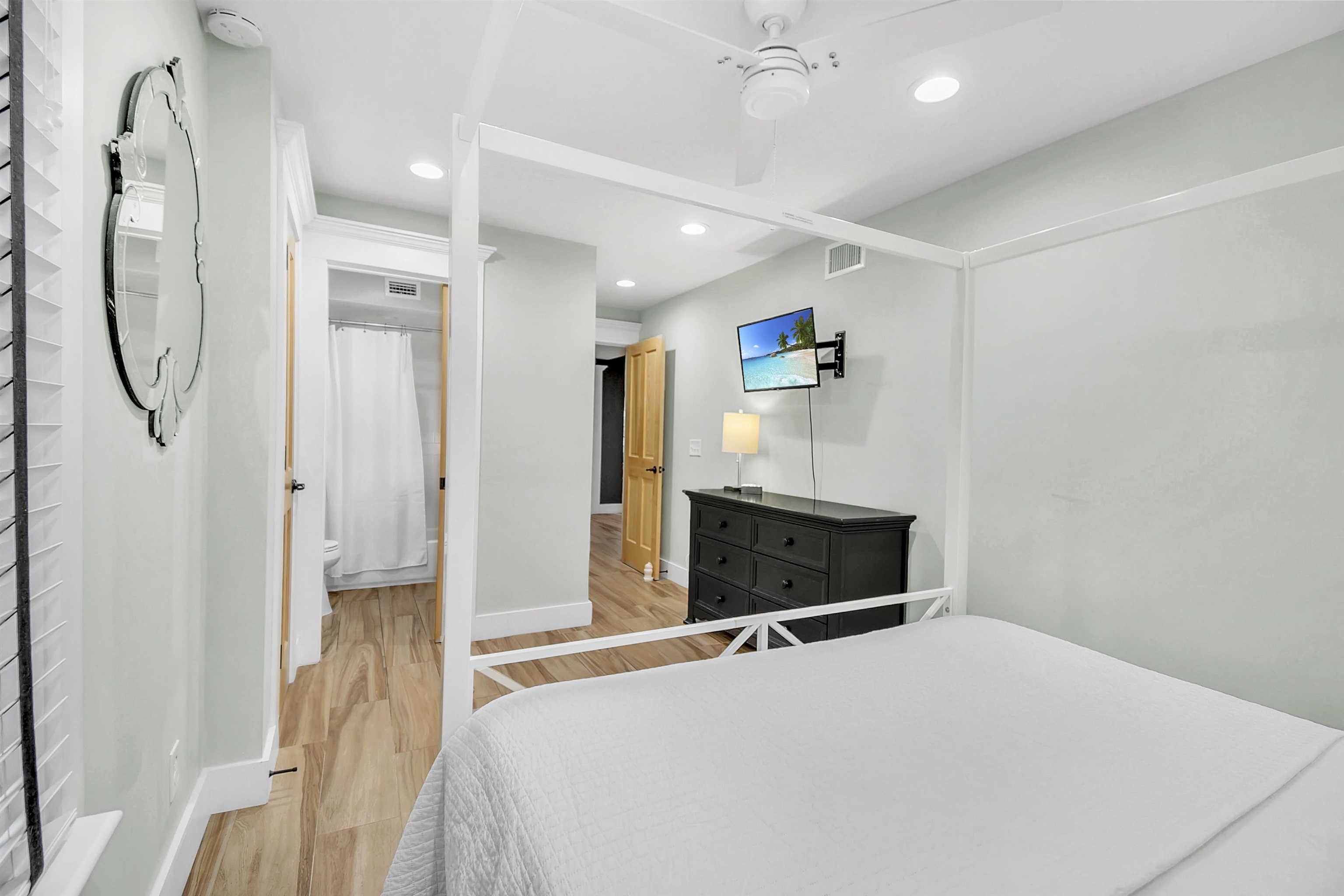 Image 22 of 75 For 9 Sevilla Street