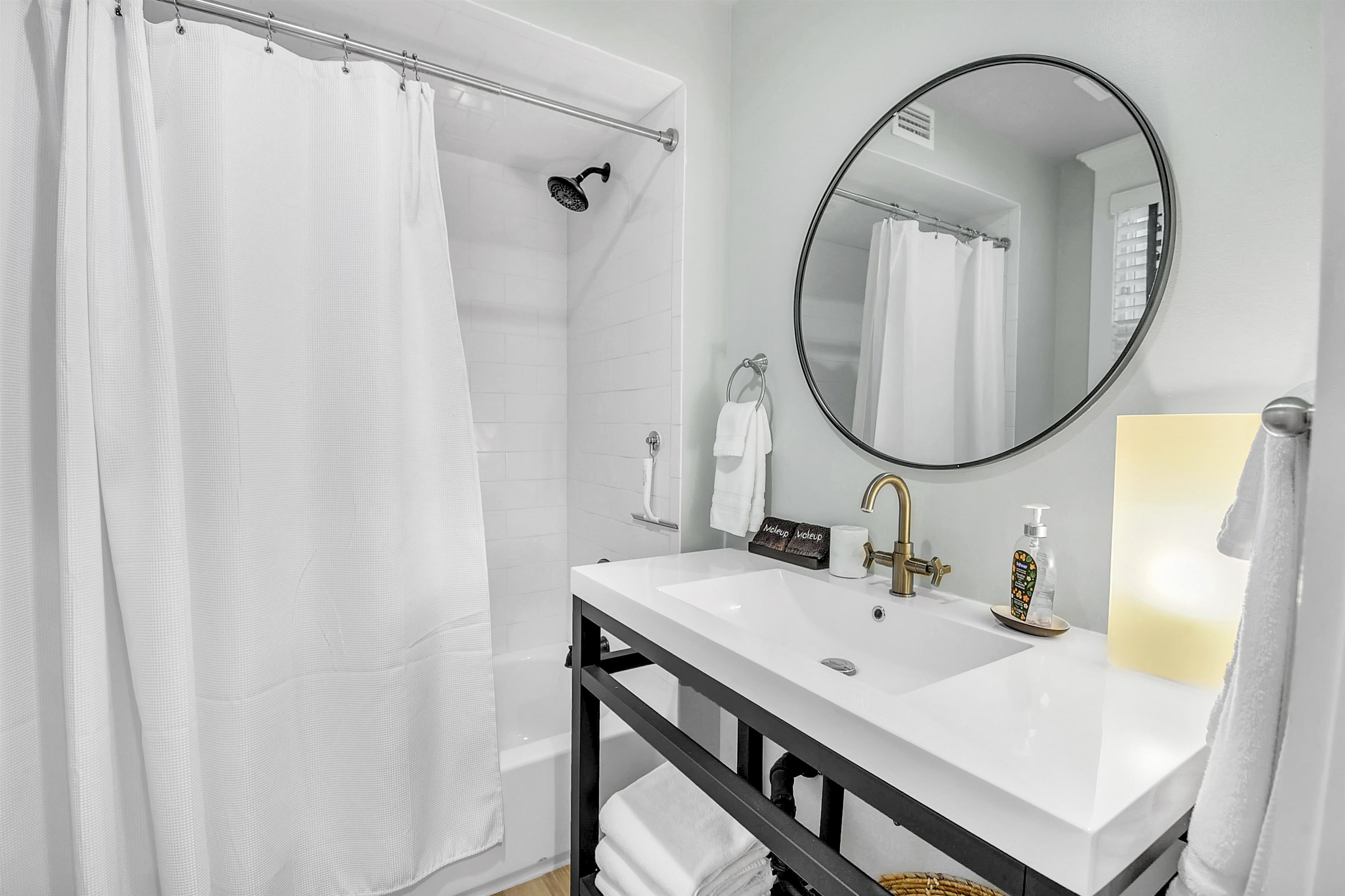 Image 23 of 75 For 9 Sevilla Street