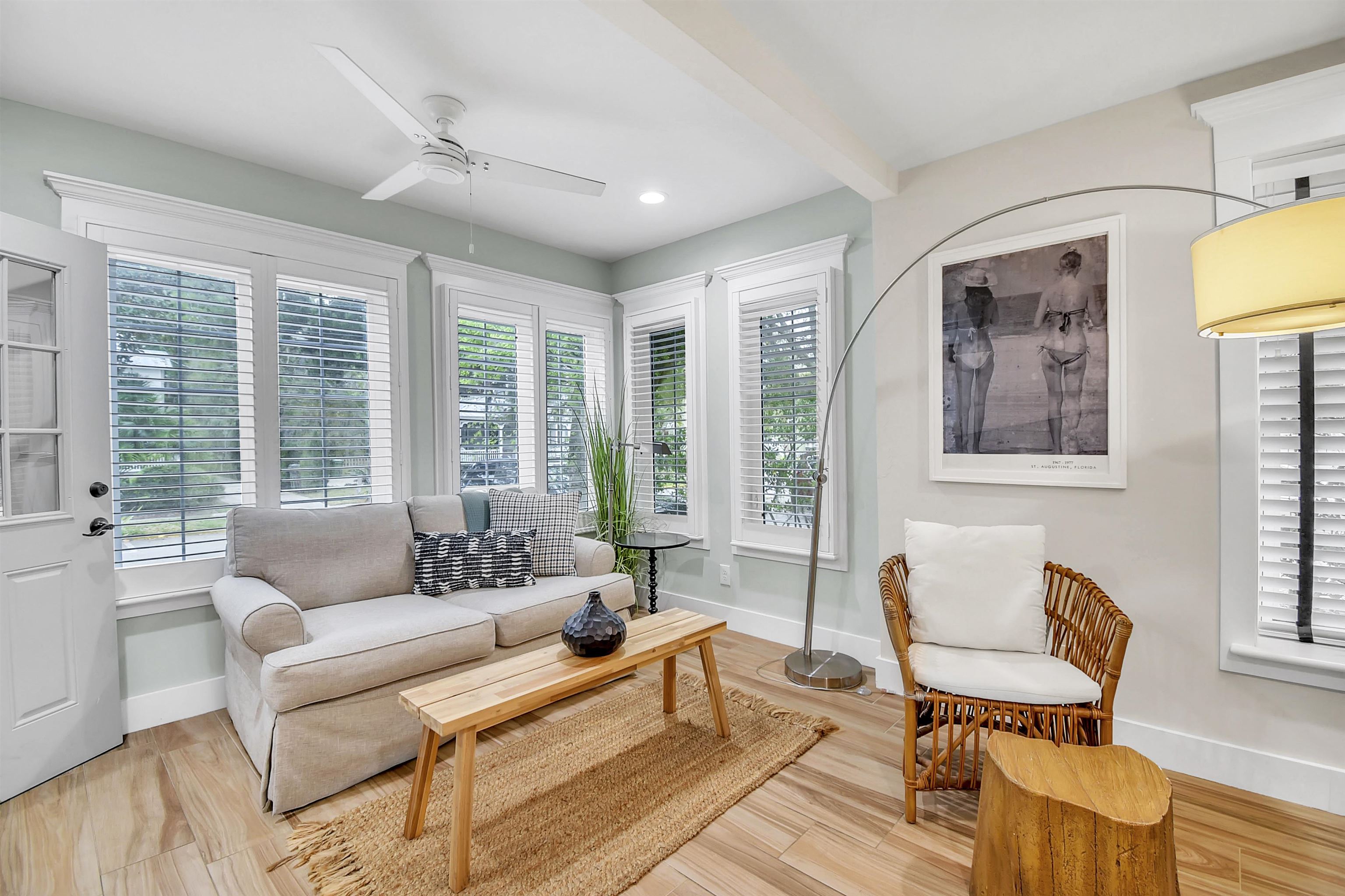 Image 25 of 75 For 9 Sevilla Street