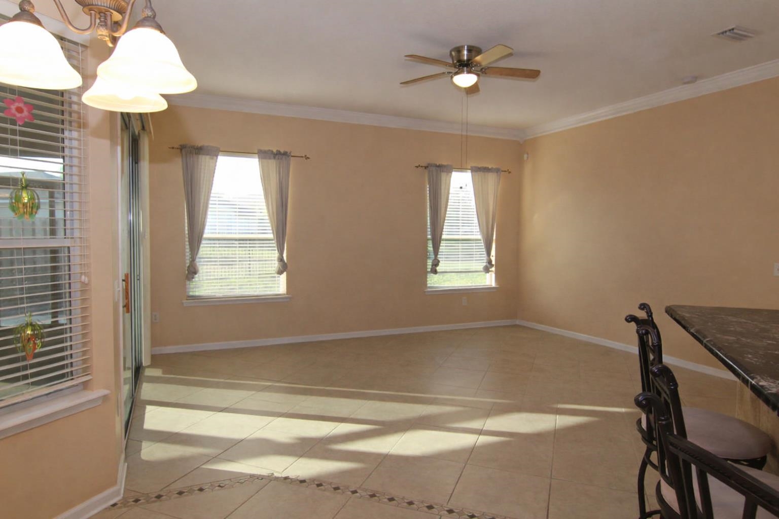 Image 13 of 32 For 212 Whisper Ridge Dr