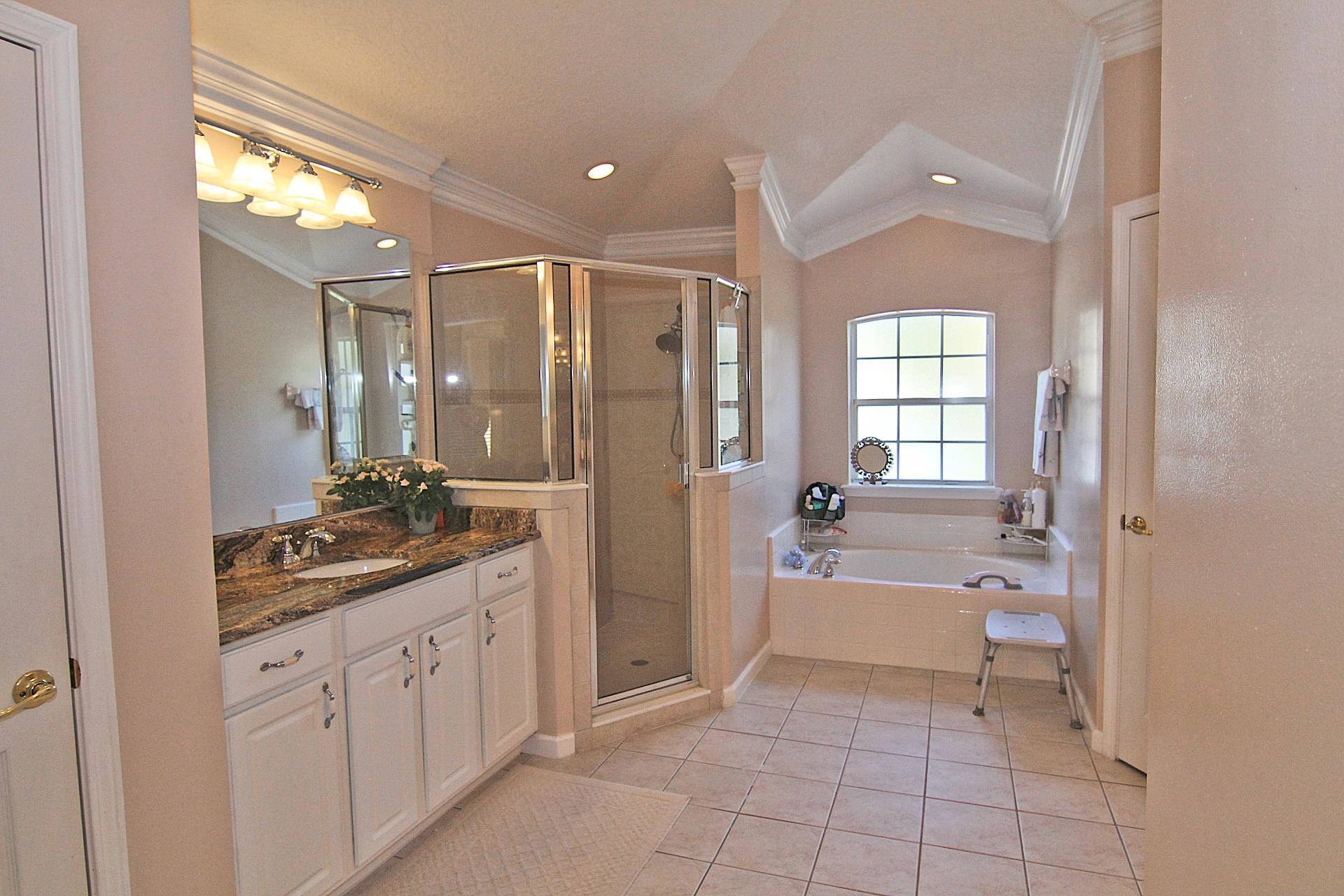 Image 18 of 32 For 212 Whisper Ridge Dr