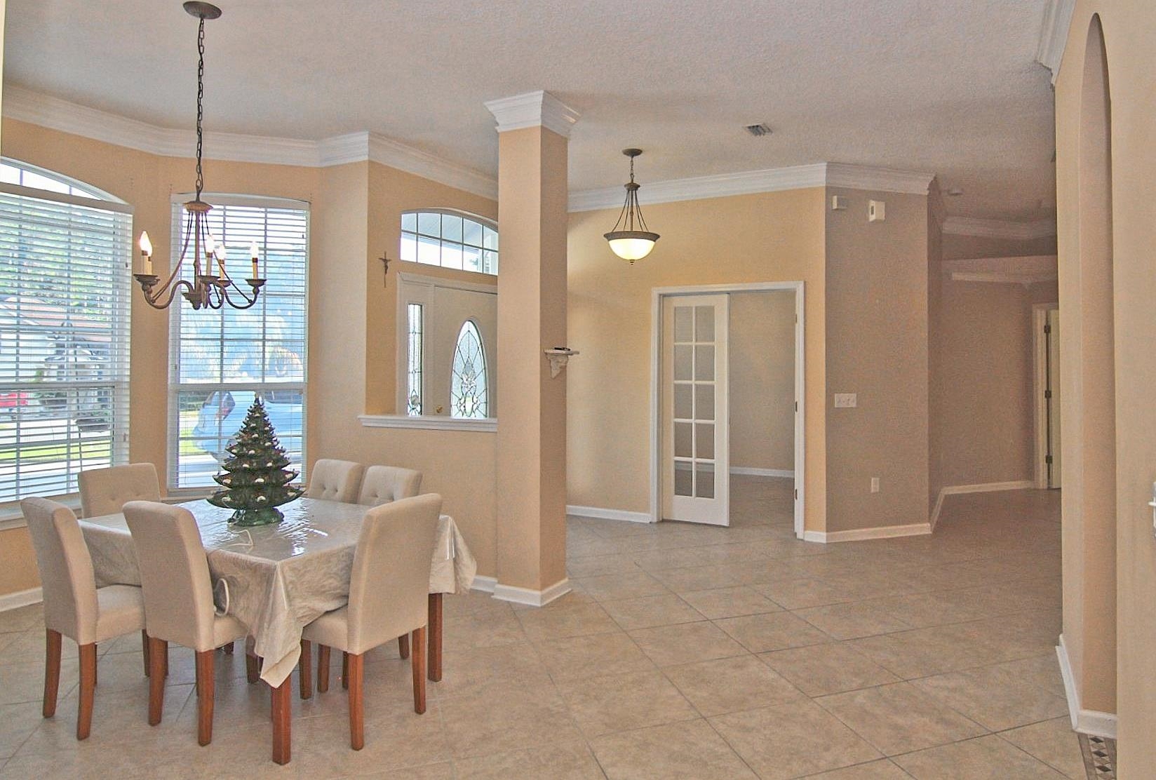 Image 4 of 32 For 212 Whisper Ridge Dr