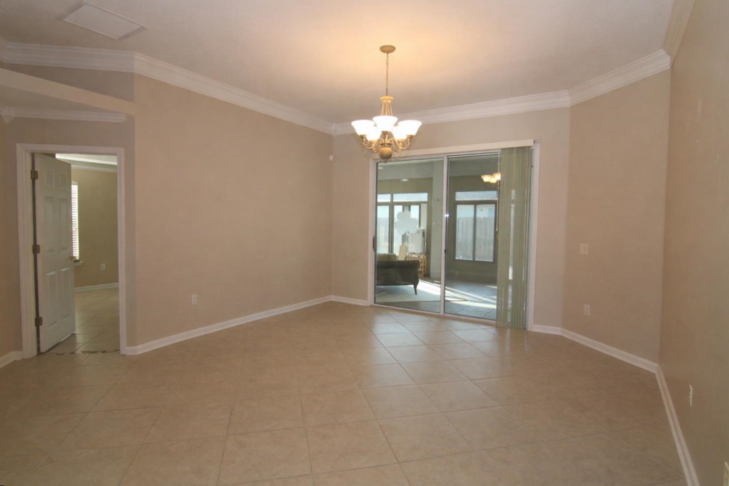 Image 5 of 32 For 212 Whisper Ridge Dr