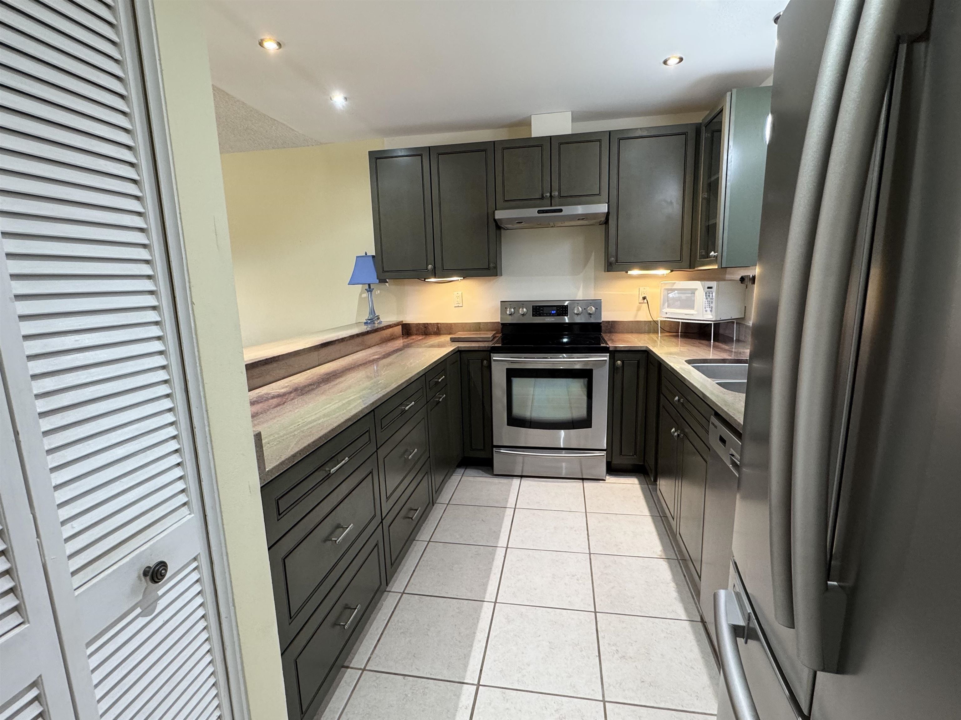 Image 11 of 20 For 77 Village Del Lago Cir