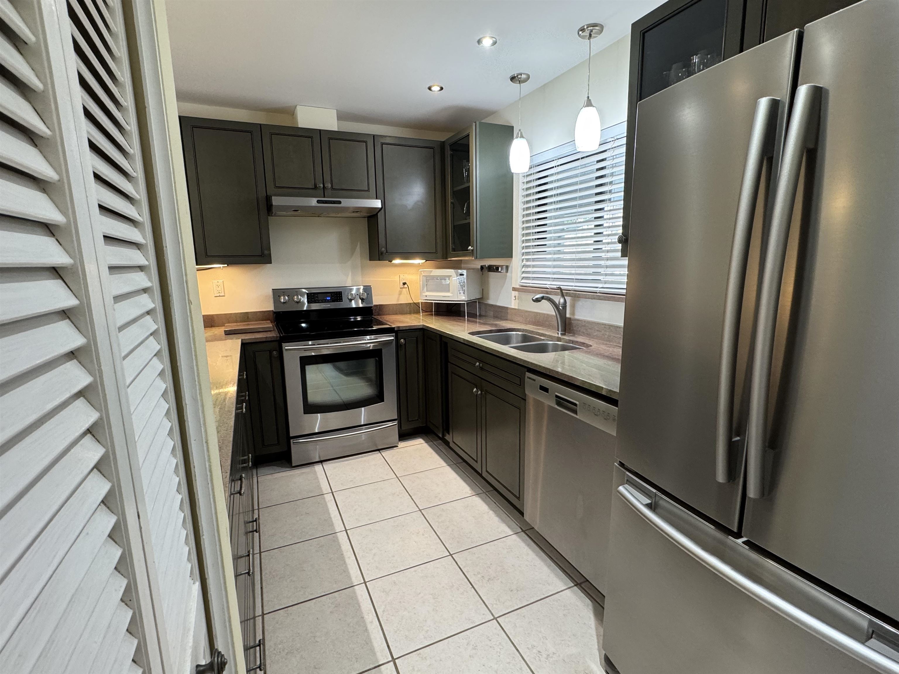 Image 12 of 20 For 77 Village Del Lago Cir