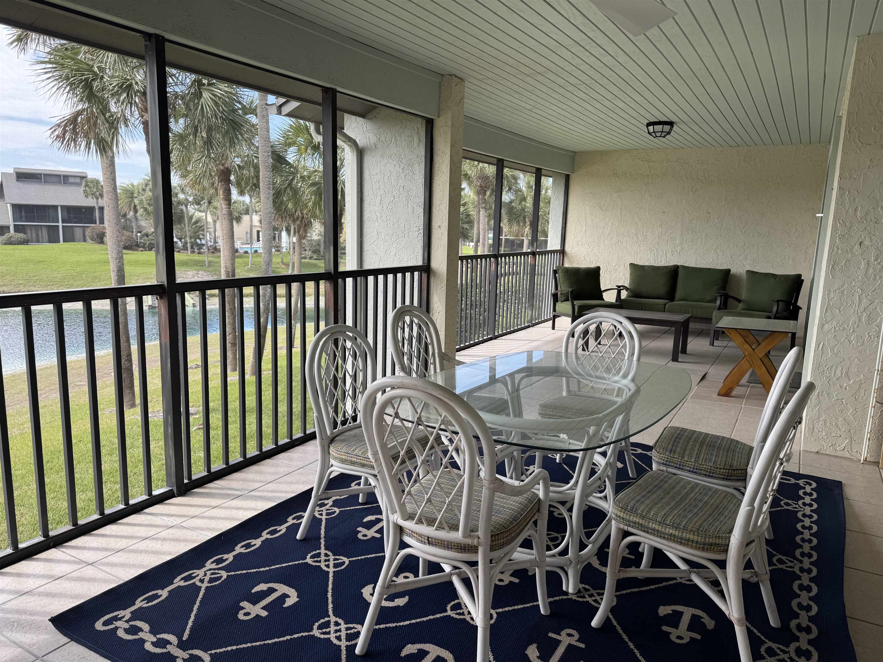 Image 19 of 20 For 77 Village Del Lago Cir