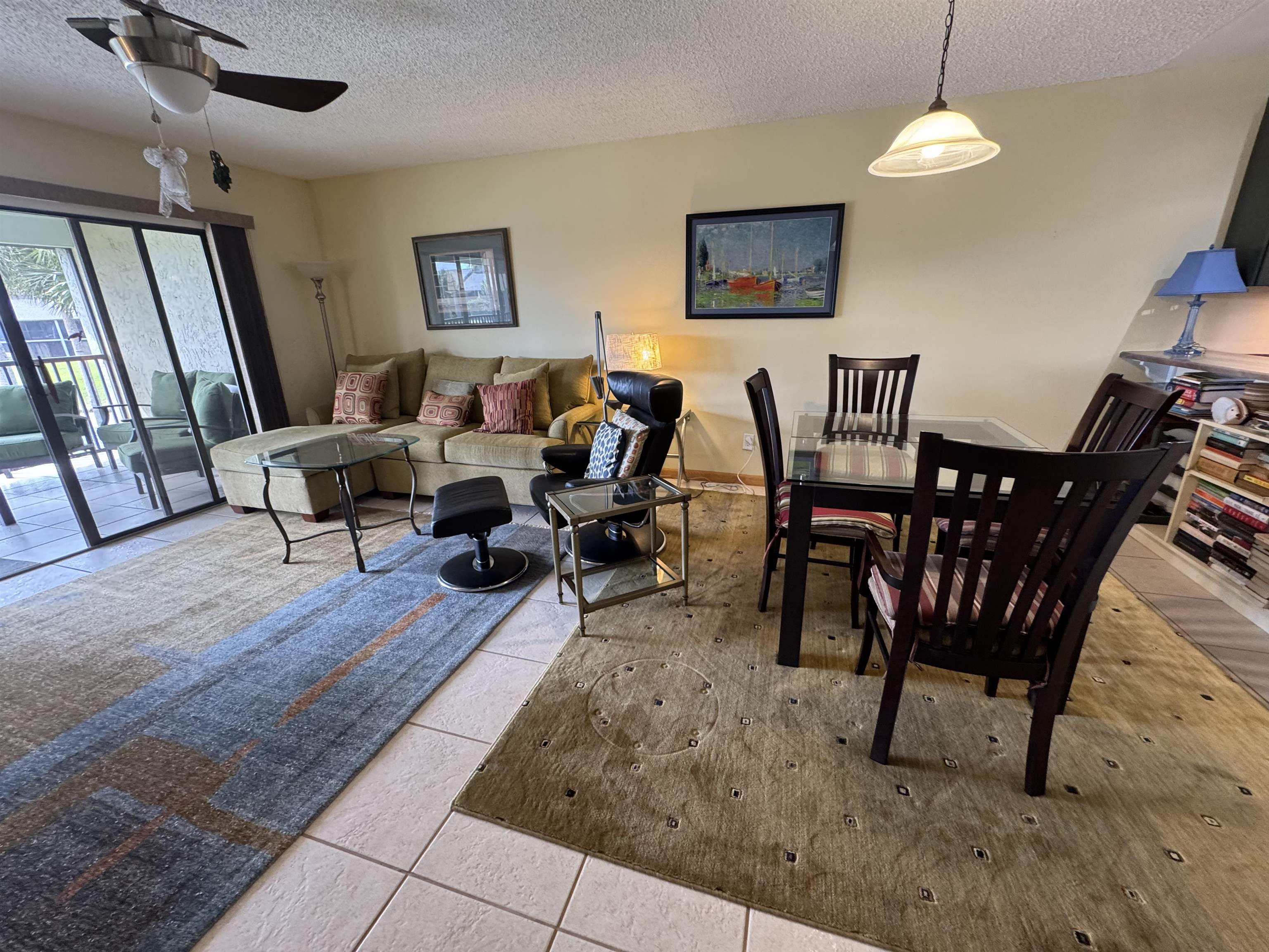 Image 5 of 20 For 77 Village Del Lago Cir