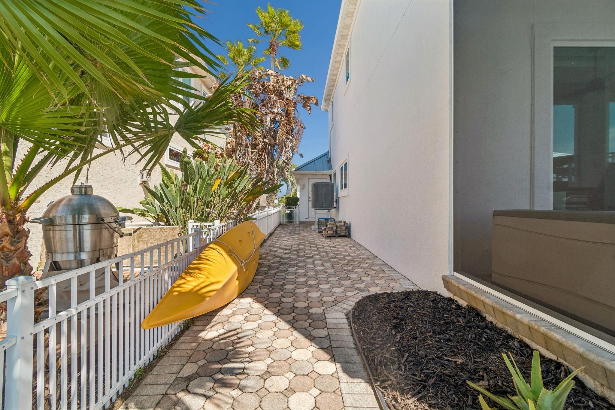 Image 91 of 100 For 9163 June Lane