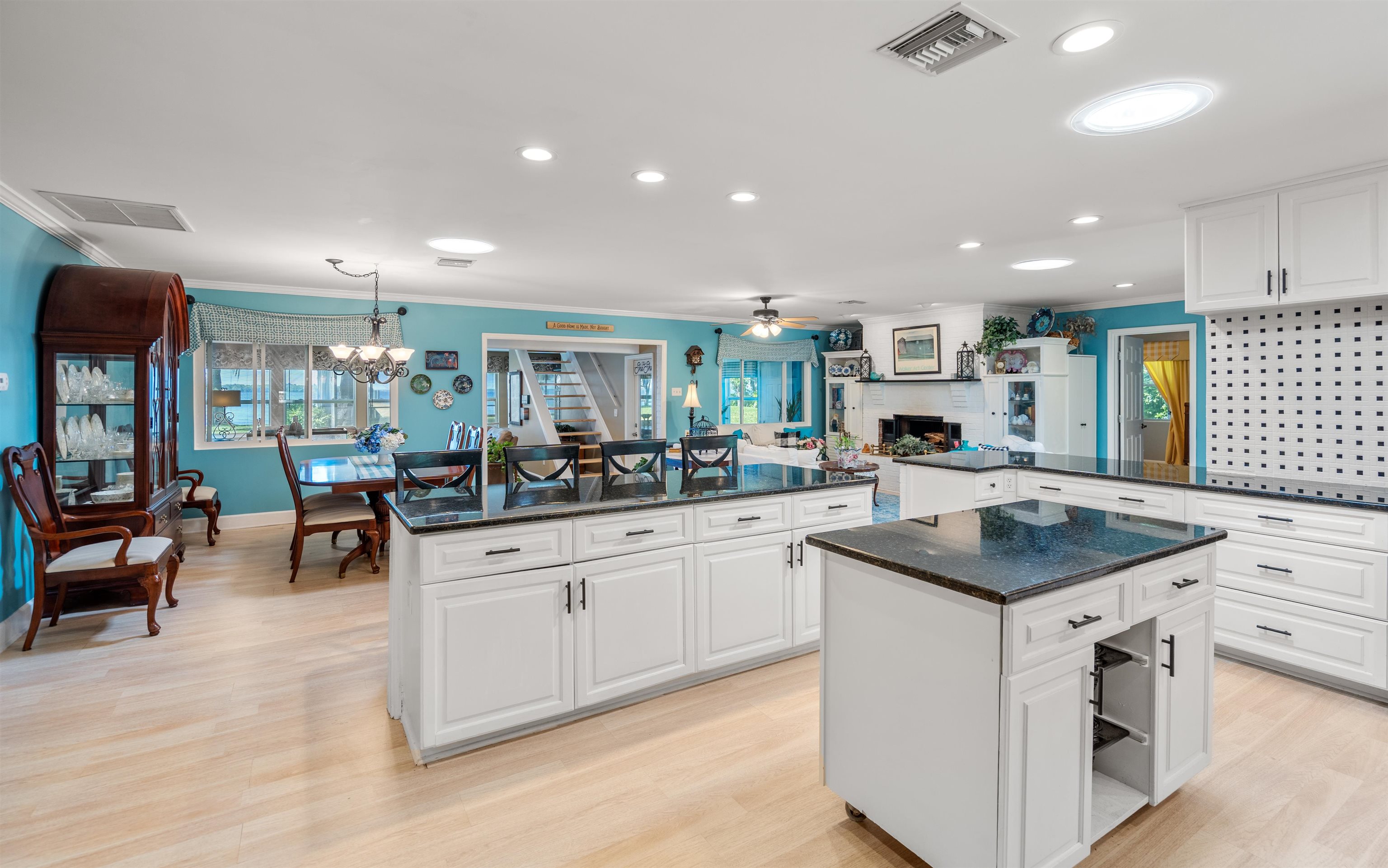 Image 13 of 60 For 8333 Colee Cove Rd