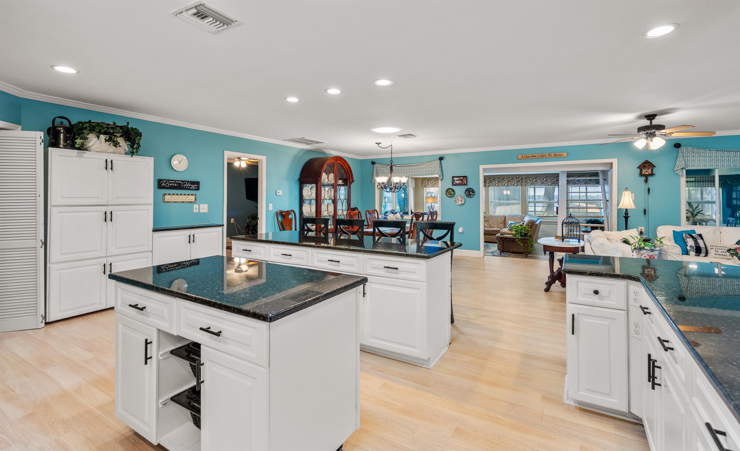 Image 14 of 60 For 8333 Colee Cove Rd