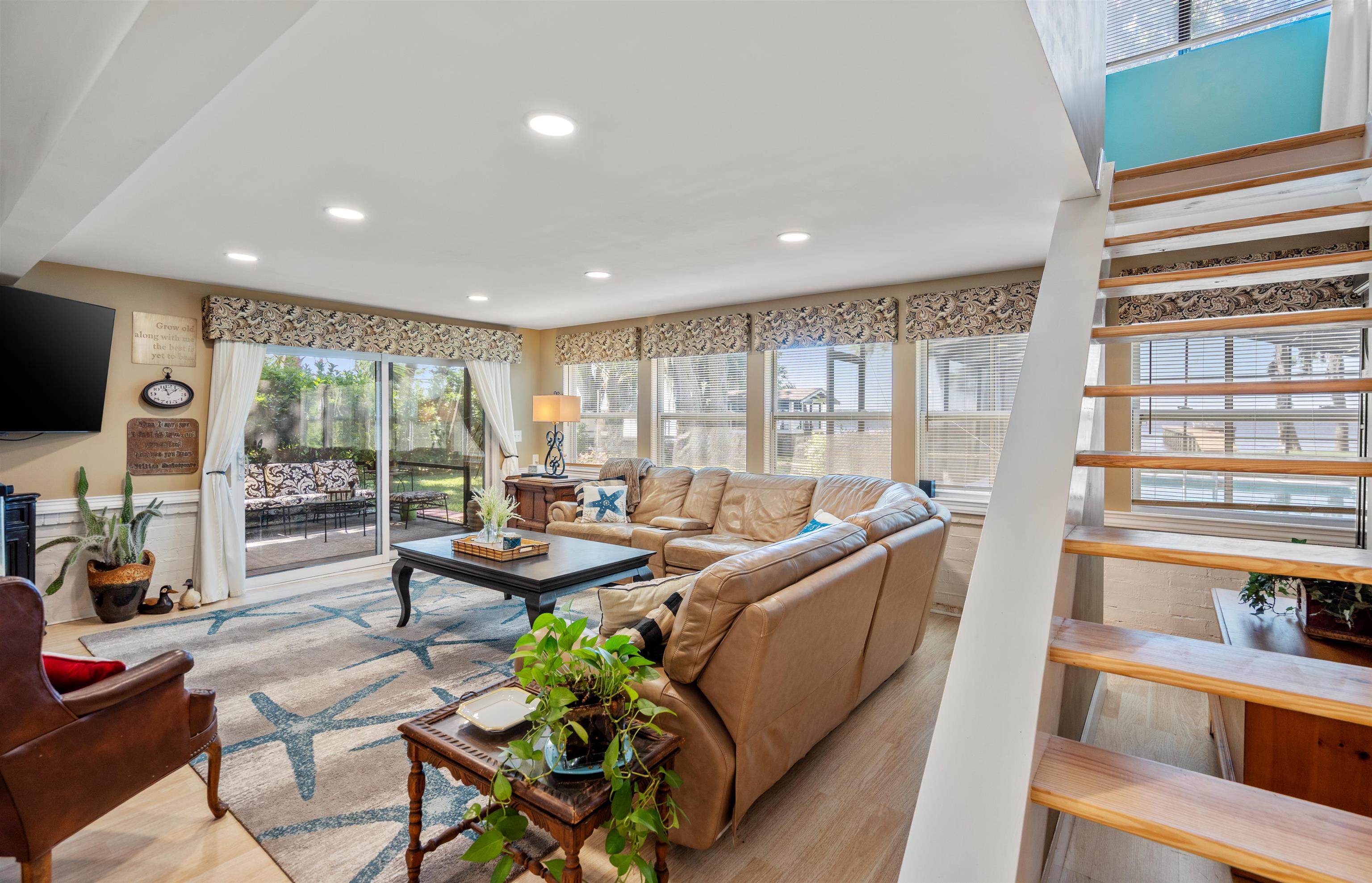 Image 19 of 60 For 8333 Colee Cove Rd