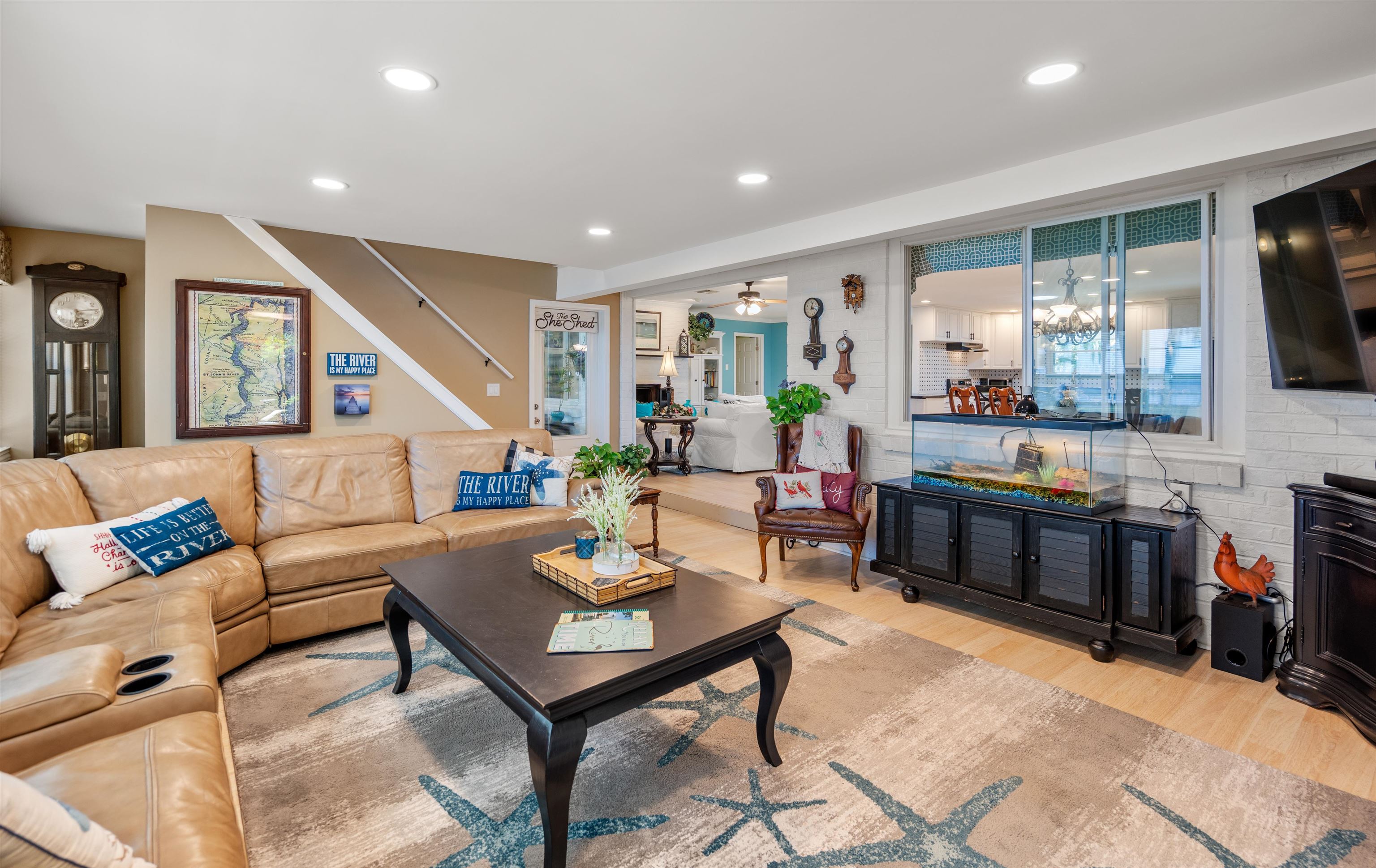 Image 21 of 60 For 8333 Colee Cove Rd