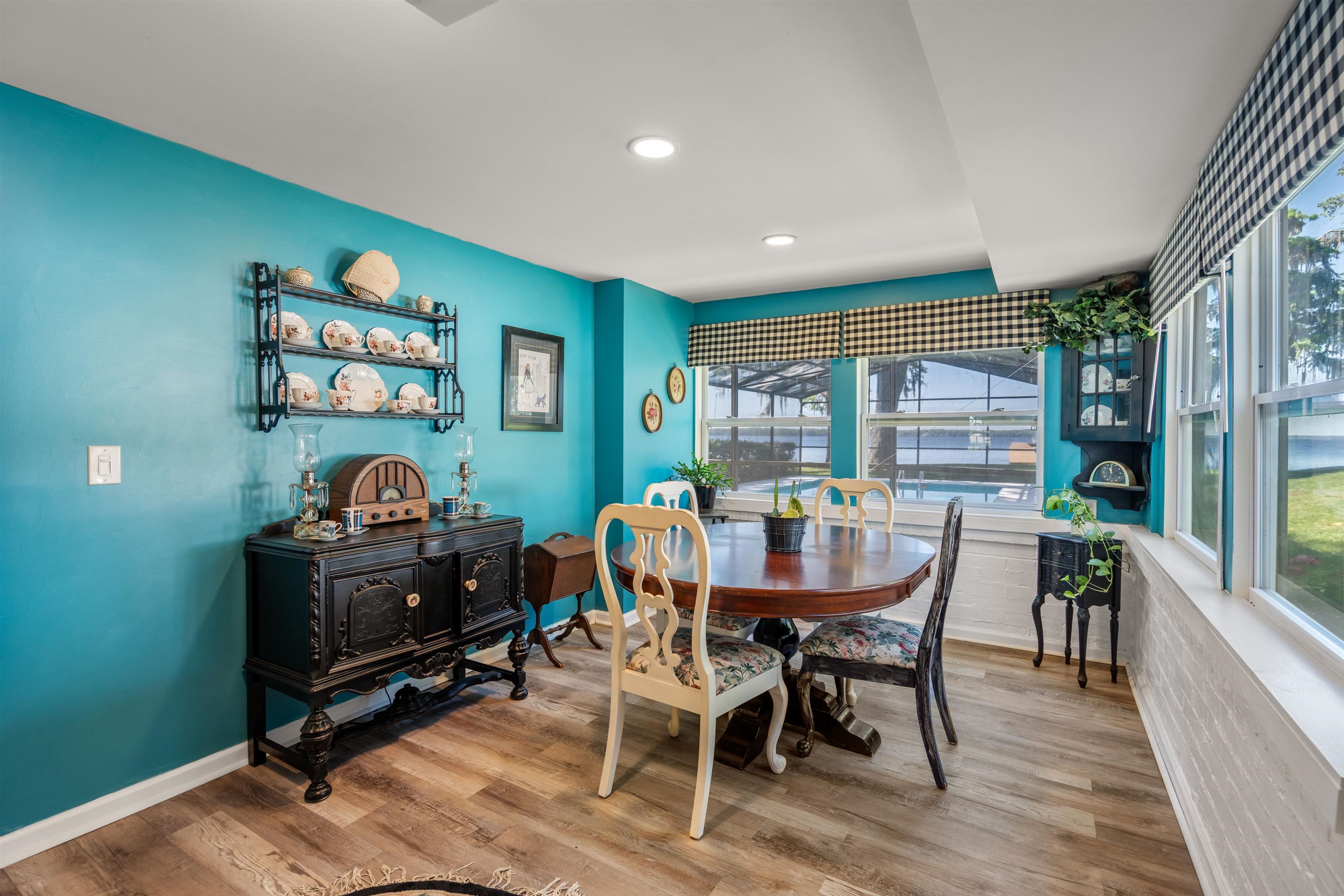 Image 23 of 60 For 8333 Colee Cove Rd