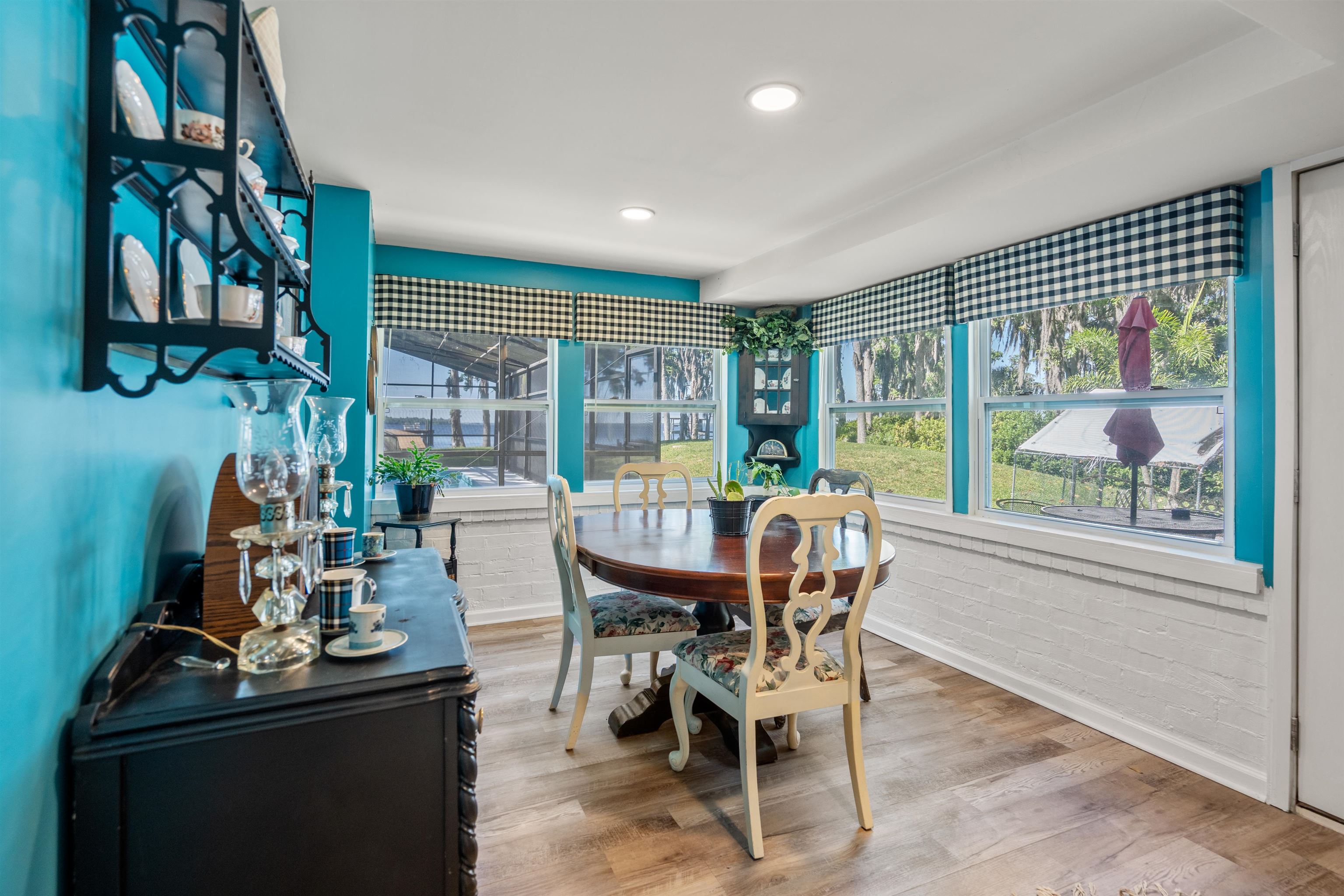 Image 24 of 60 For 8333 Colee Cove Rd