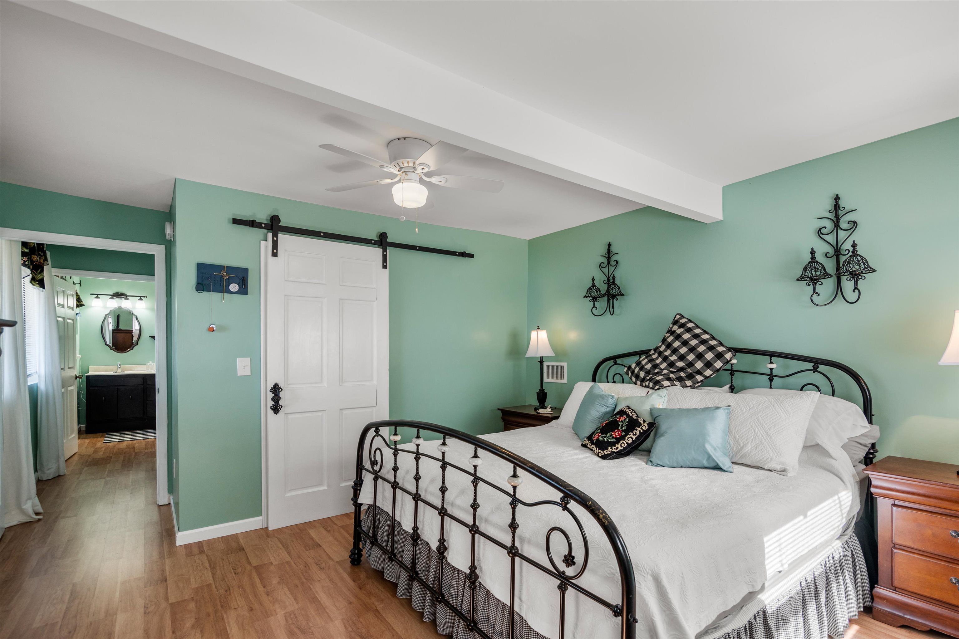 Image 34 of 60 For 8333 Colee Cove Rd