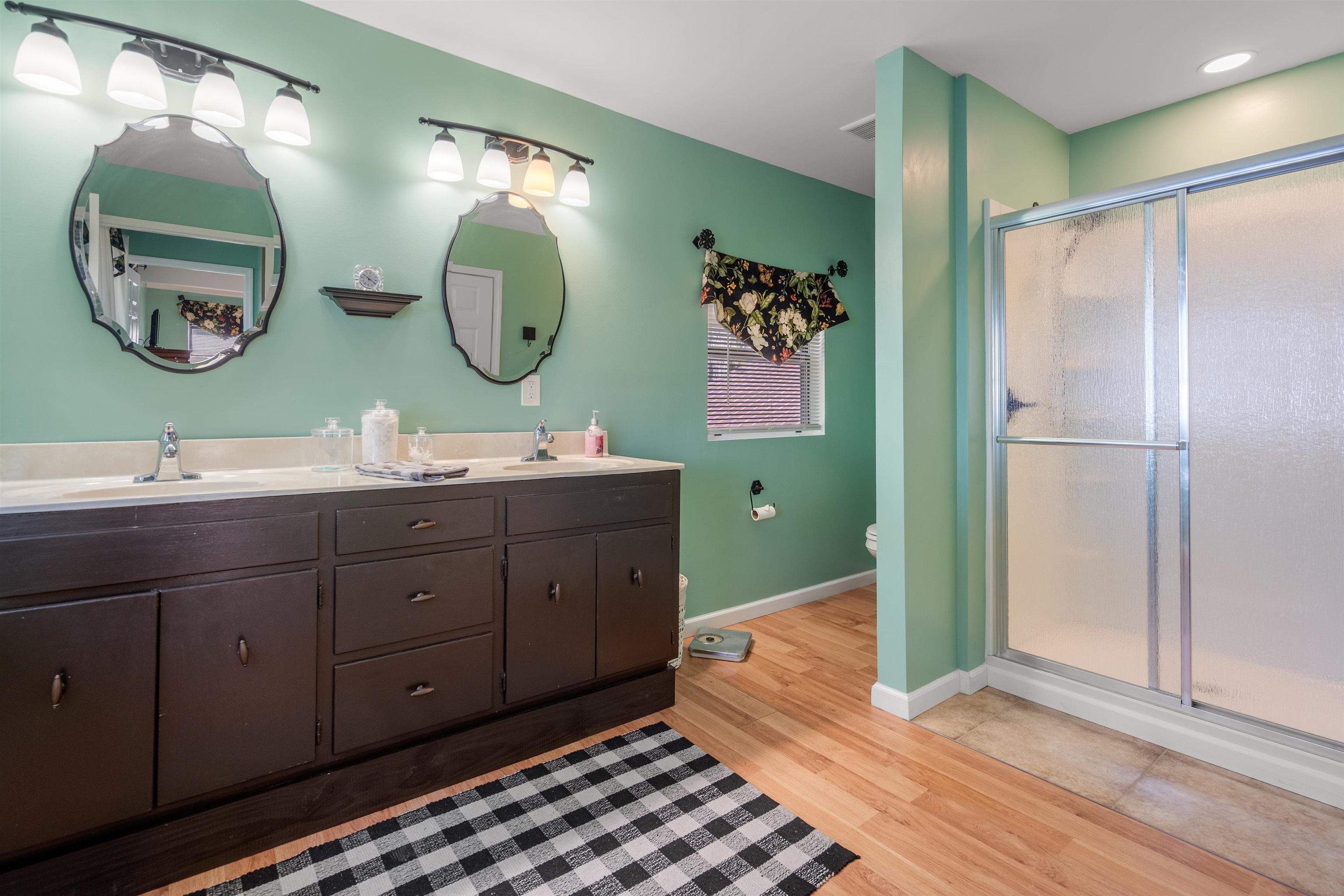 Image 35 of 60 For 8333 Colee Cove Rd