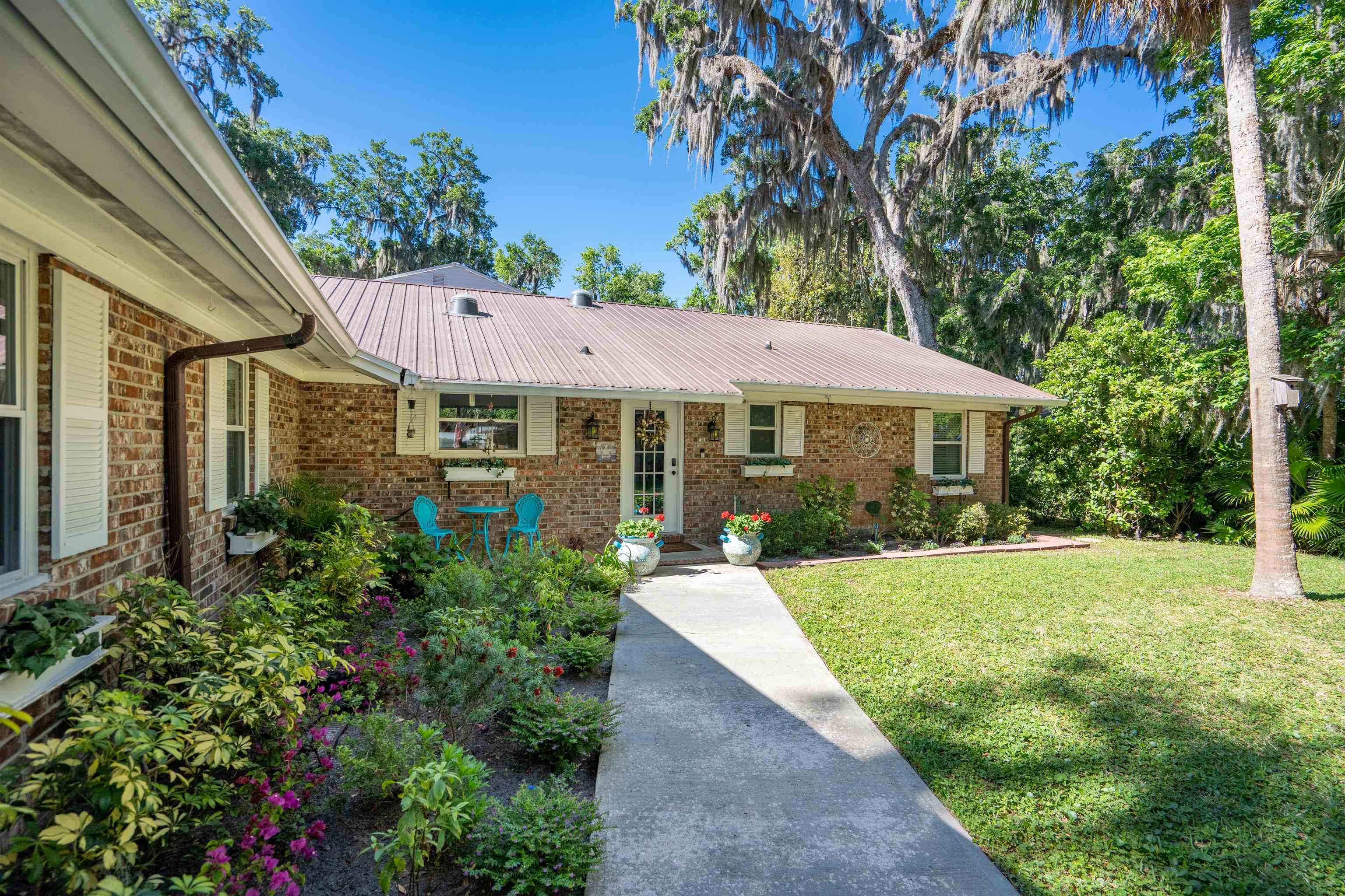 Image 6 of 60 For 8333 Colee Cove Rd